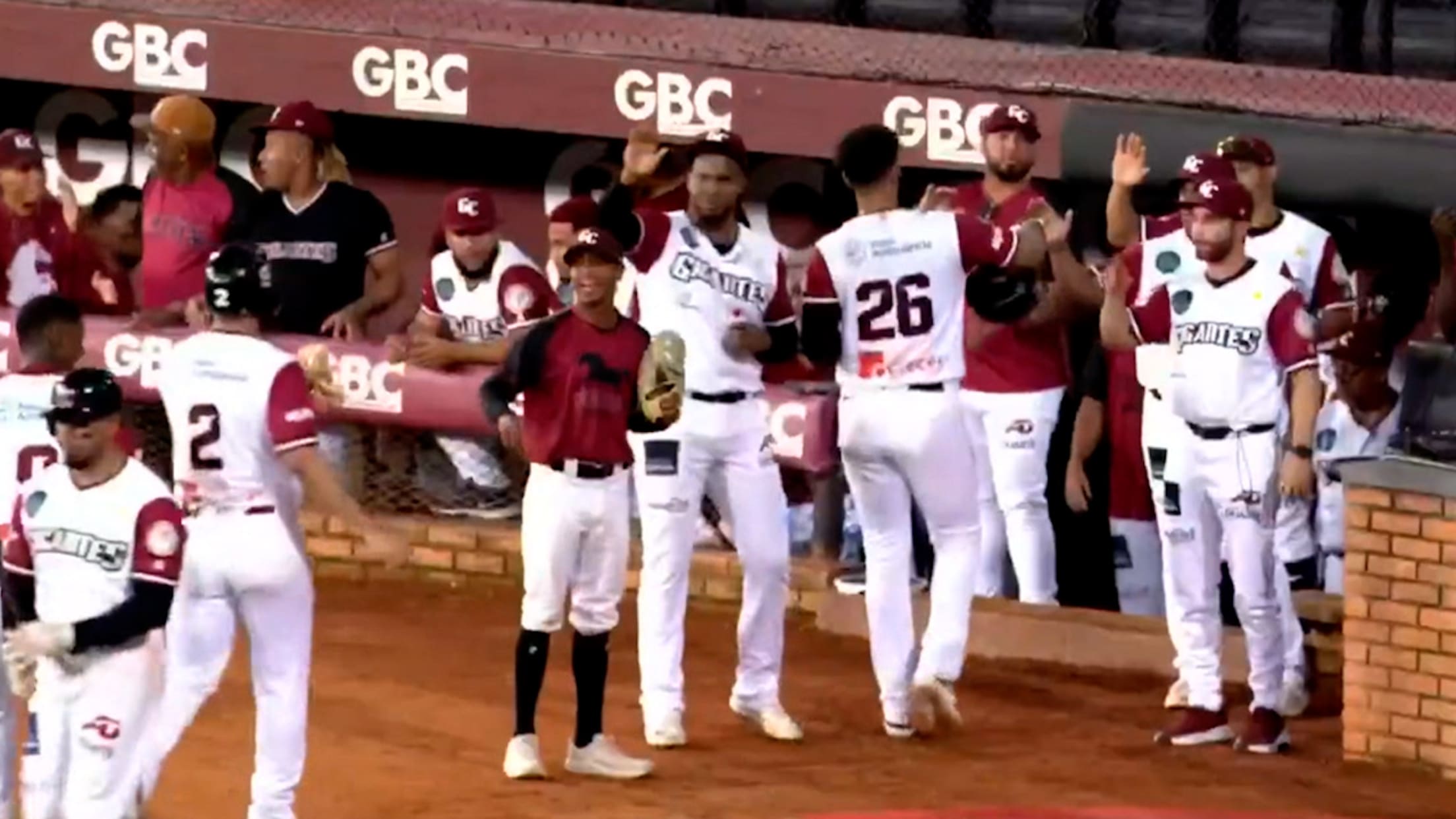 Gigantes anotan dos con hit y error