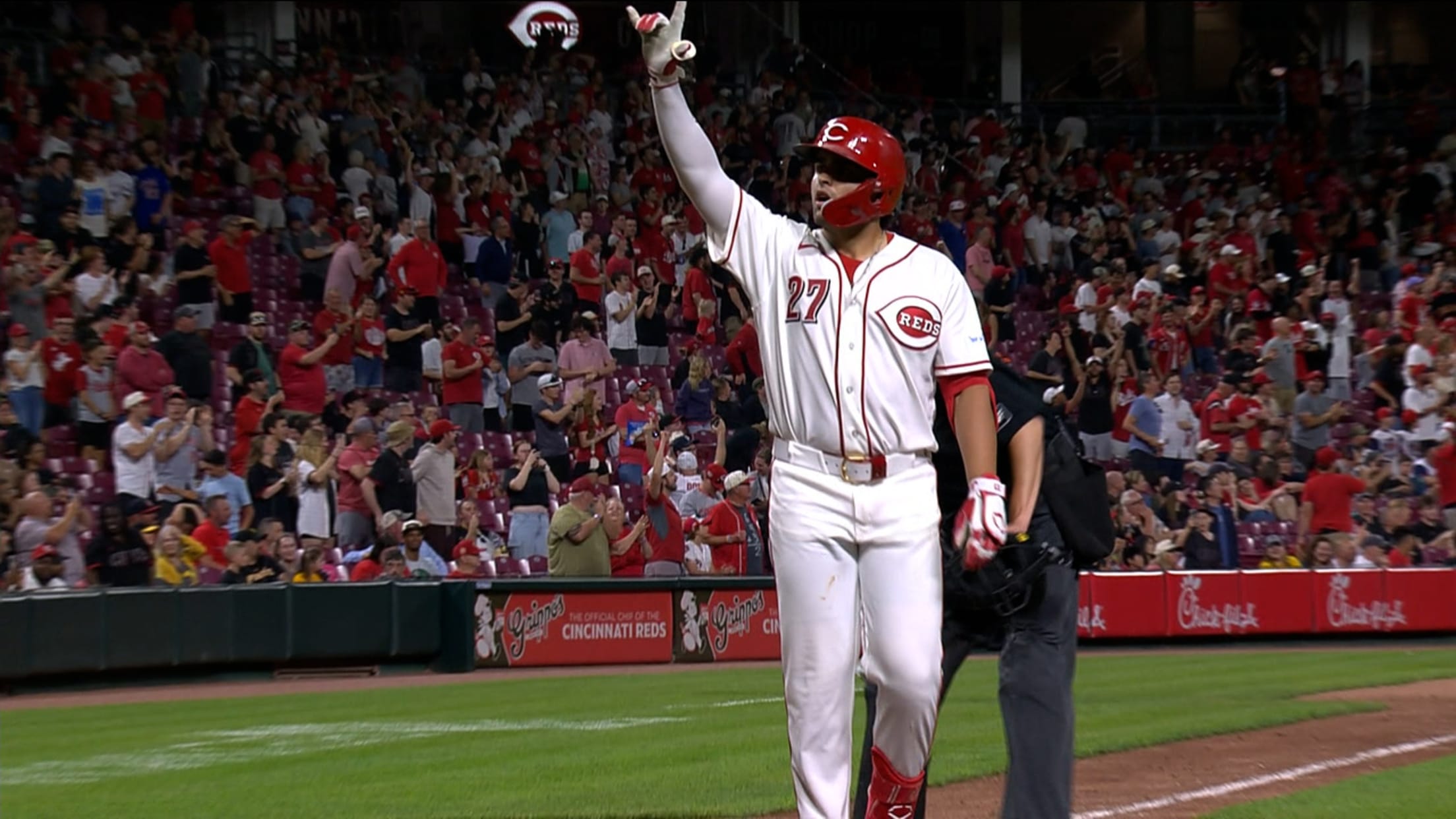 Elly De La Cruz, Sal Stewart go back-to-back in 8th