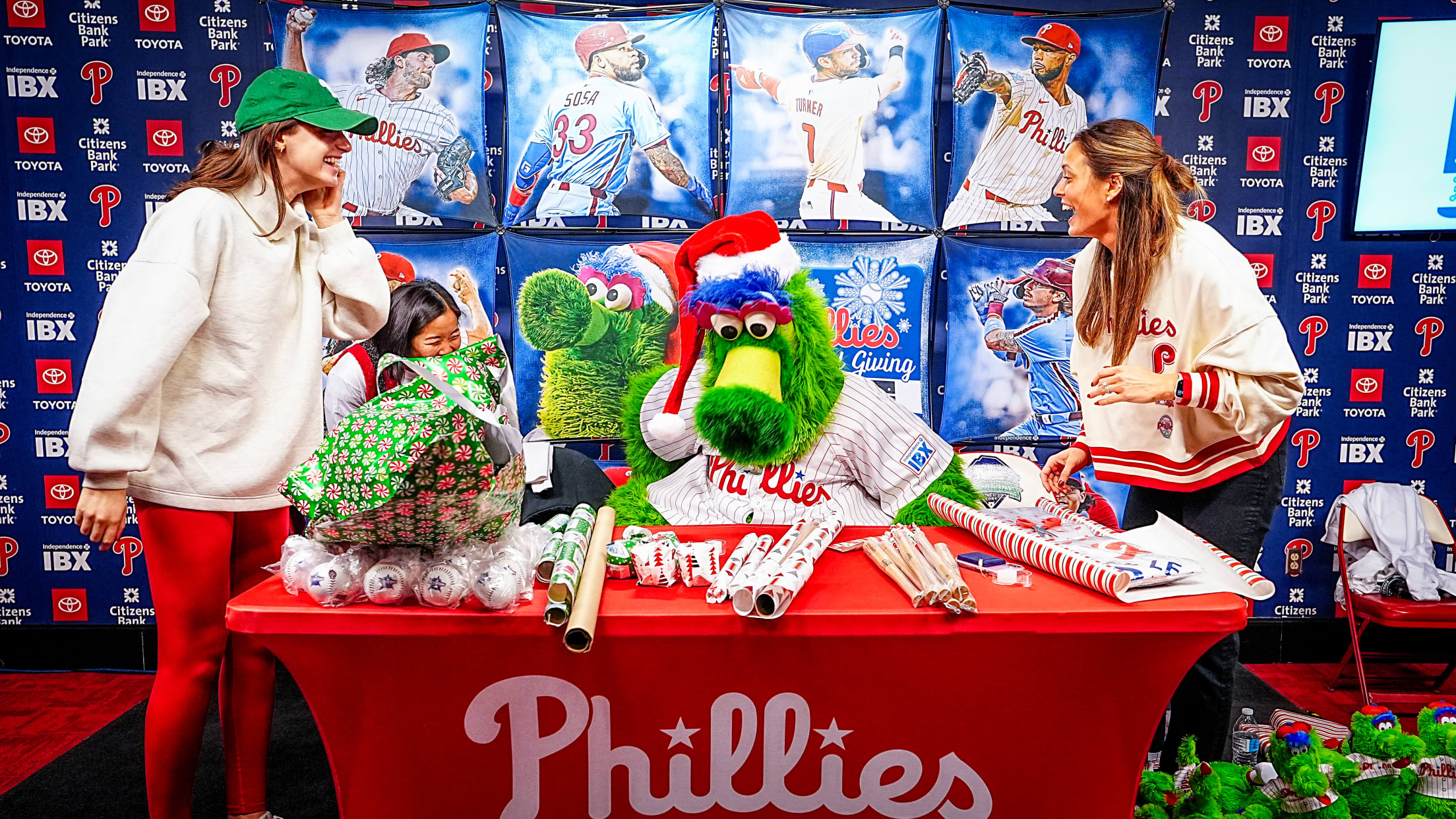 SEIHolidayGiftWrappingParty173774