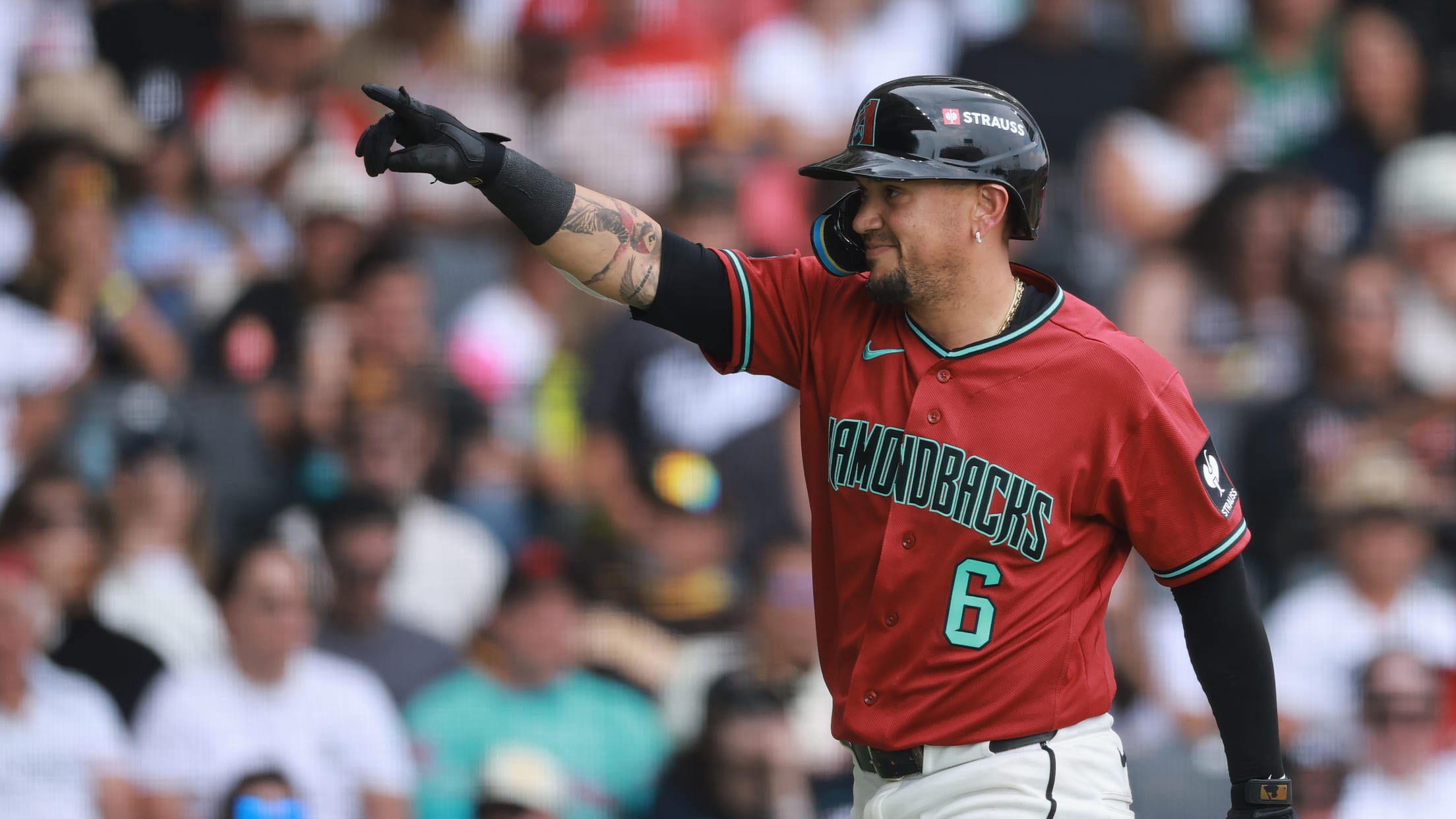 Ildemaro Vargas is named NL Player of the Month