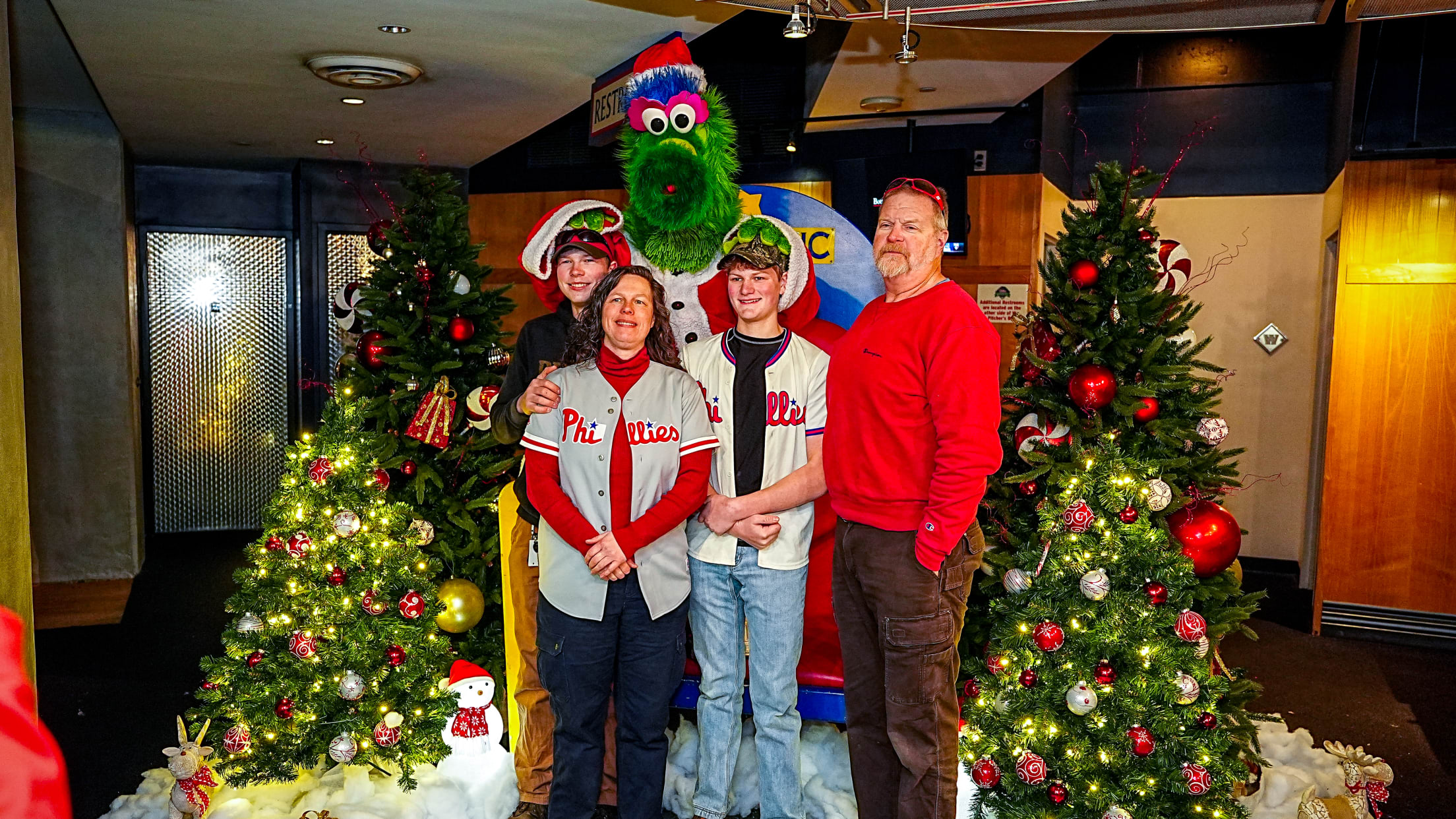 TreeLightingHolidaySale05884