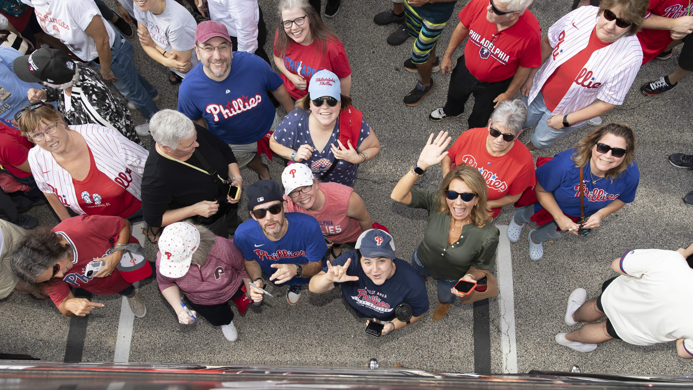 20231002_Phillies_Bus_Rally_Waterfalls-25
