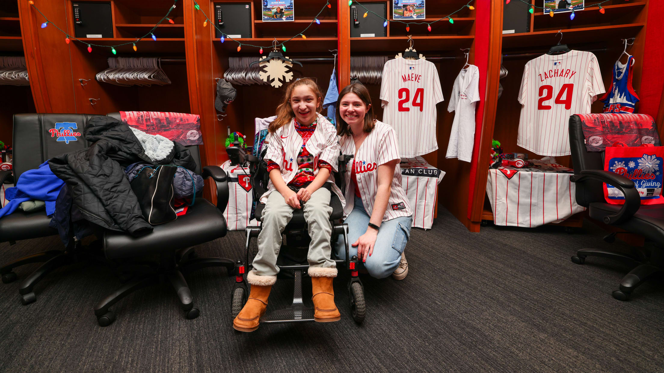 20241213_Ballgirls Holiday Party-8