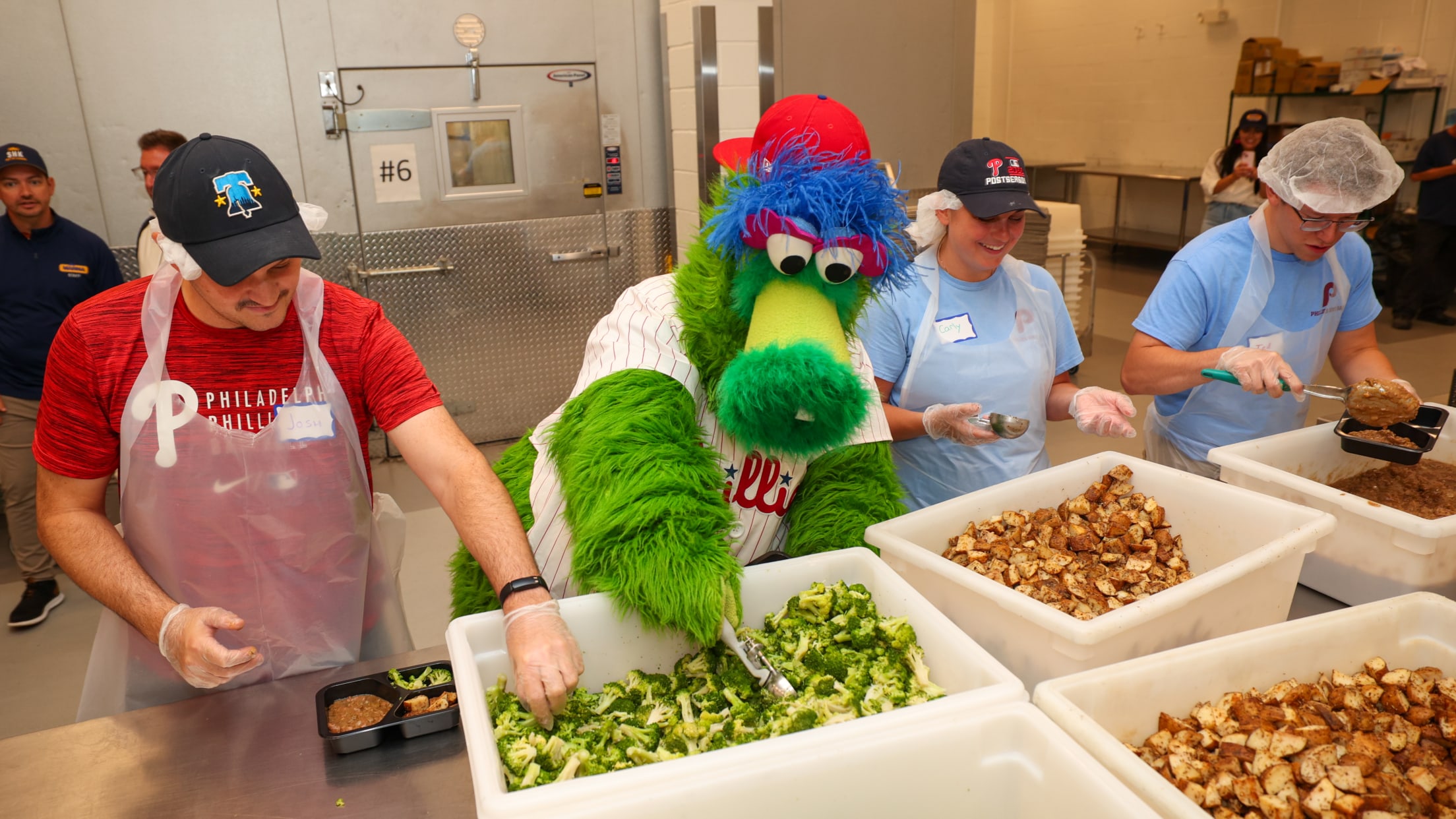 20240723_Manna Phillies Give Back-10