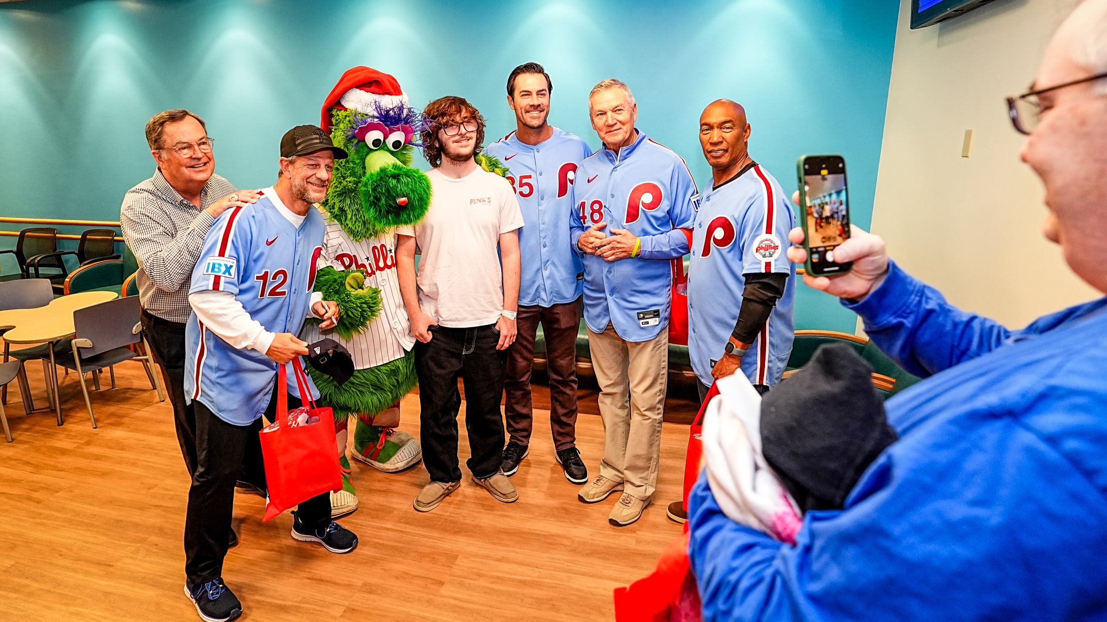 NemoursHolidayVisit175571