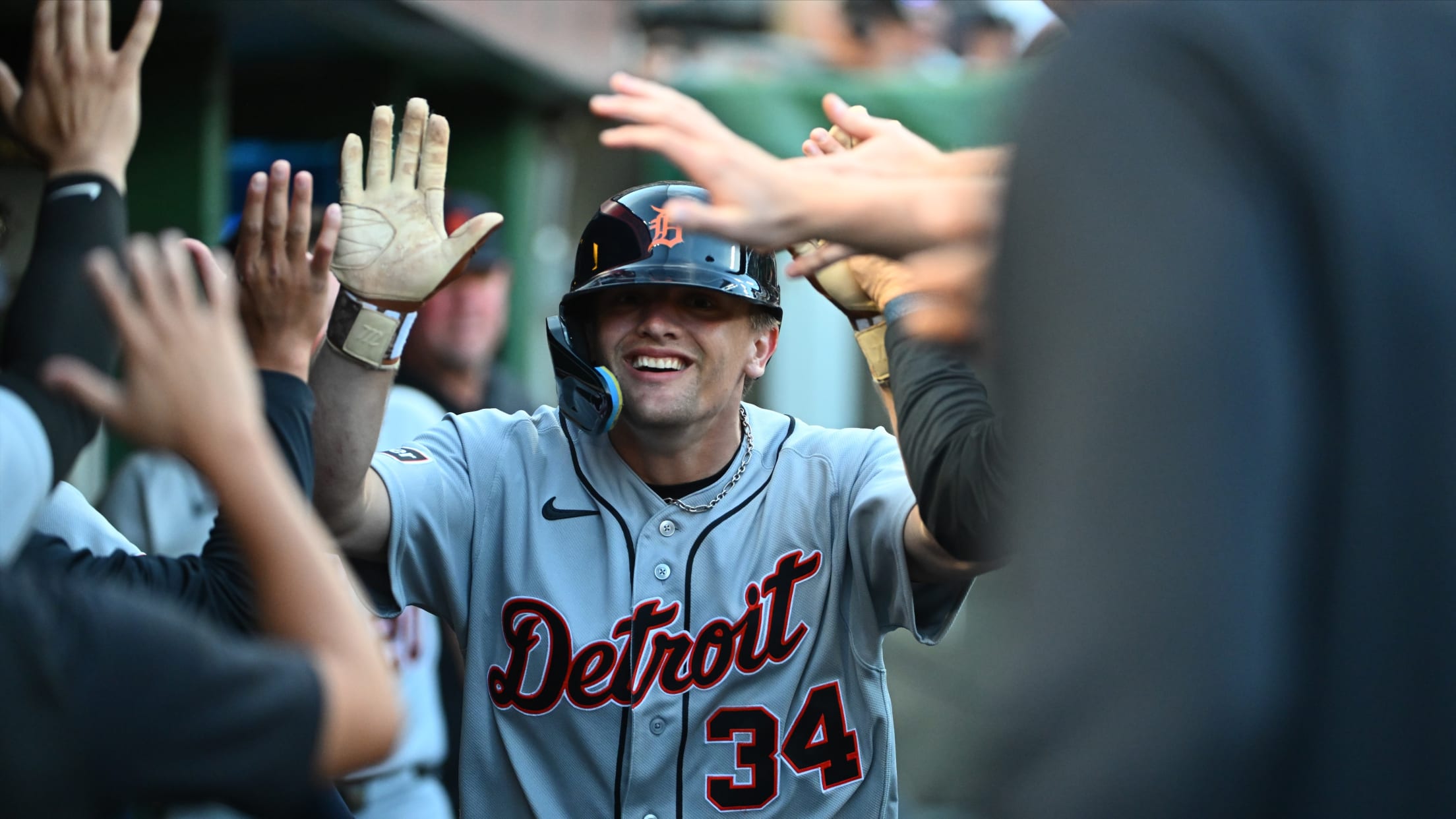 Brett Callahan crushes first MLB home run