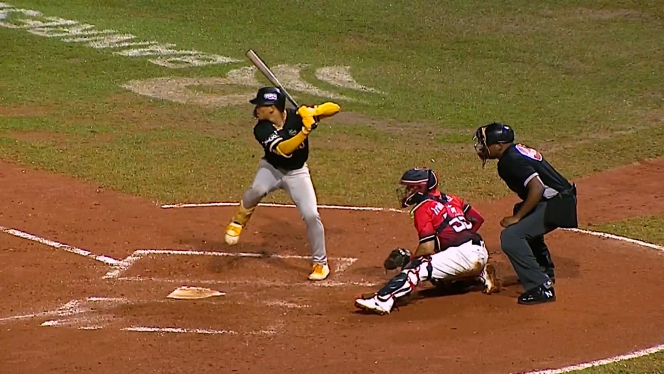 Ángel Genao produce con sencillo