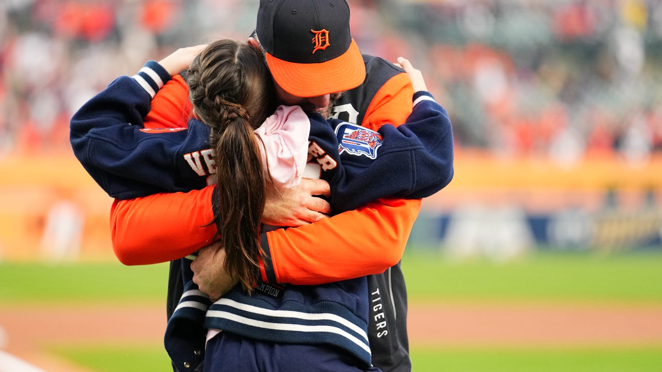 Justin Verlander hugs his his 7-year-old daughter Genevieve