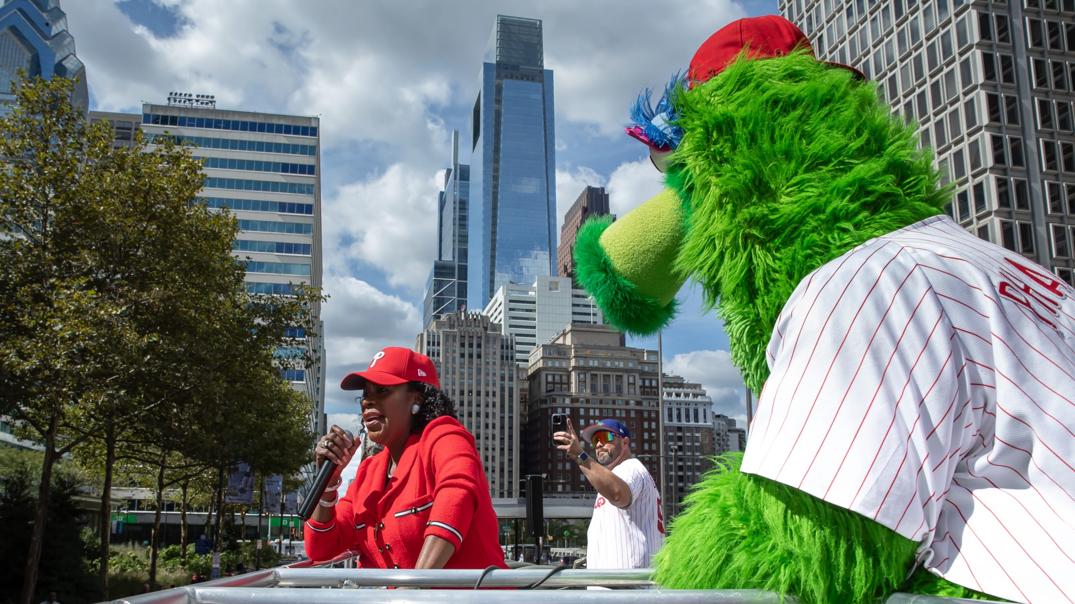 20251002_Rally_Red_October_Bus_Waterfalls-22