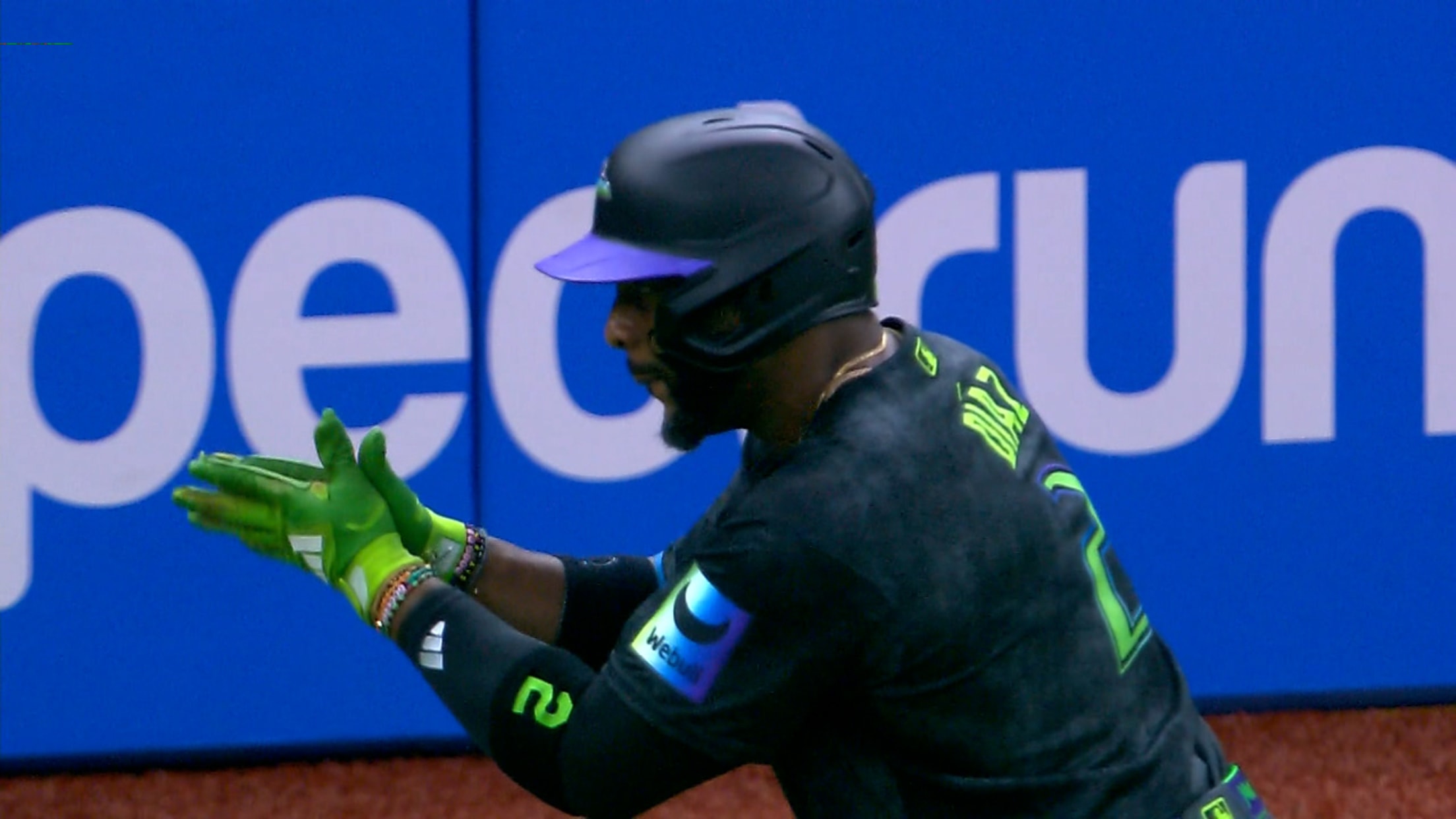 Yandy Díaz's infield RBI single
