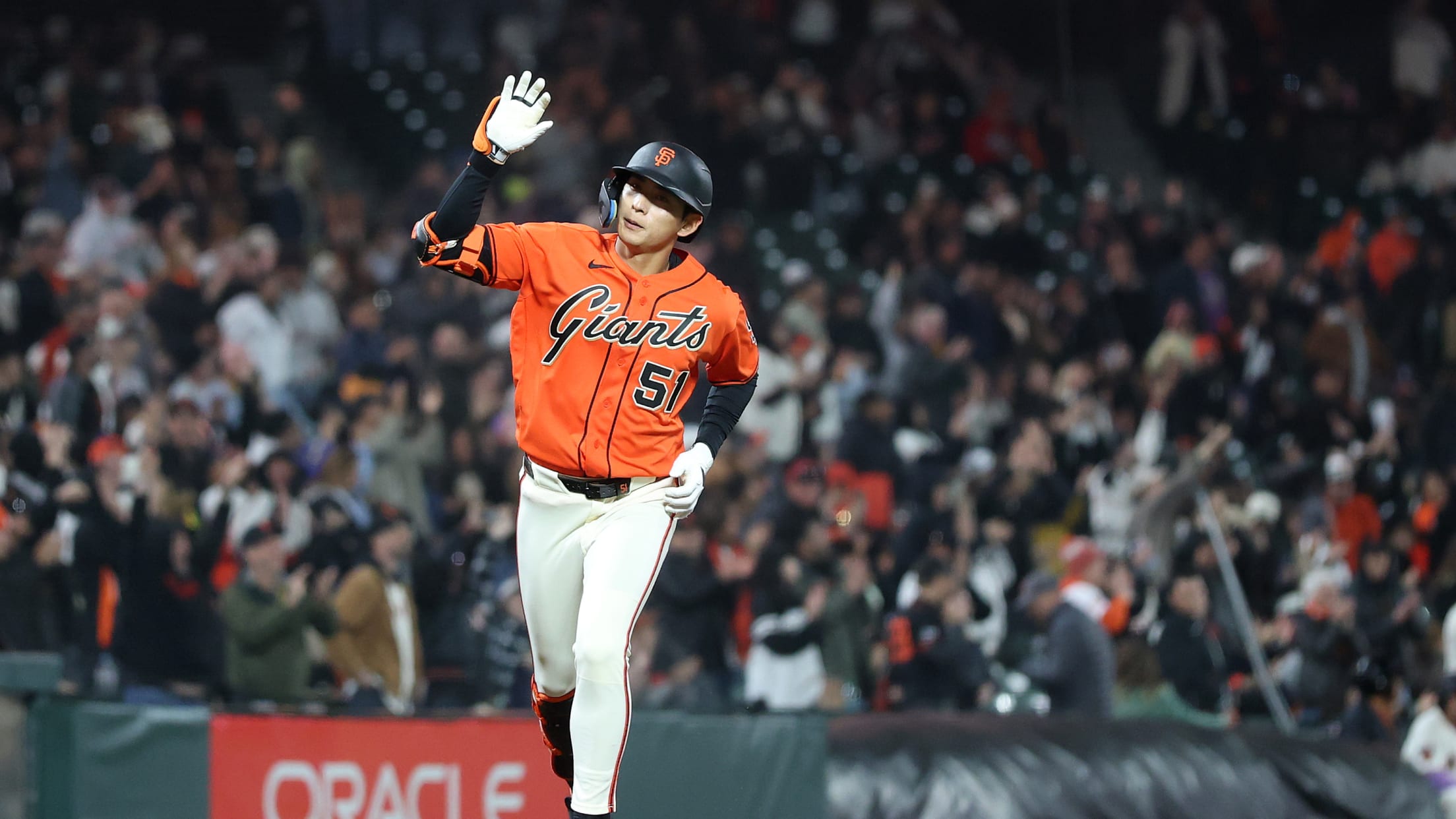 Jung Hoo Lee's solo home run (2)