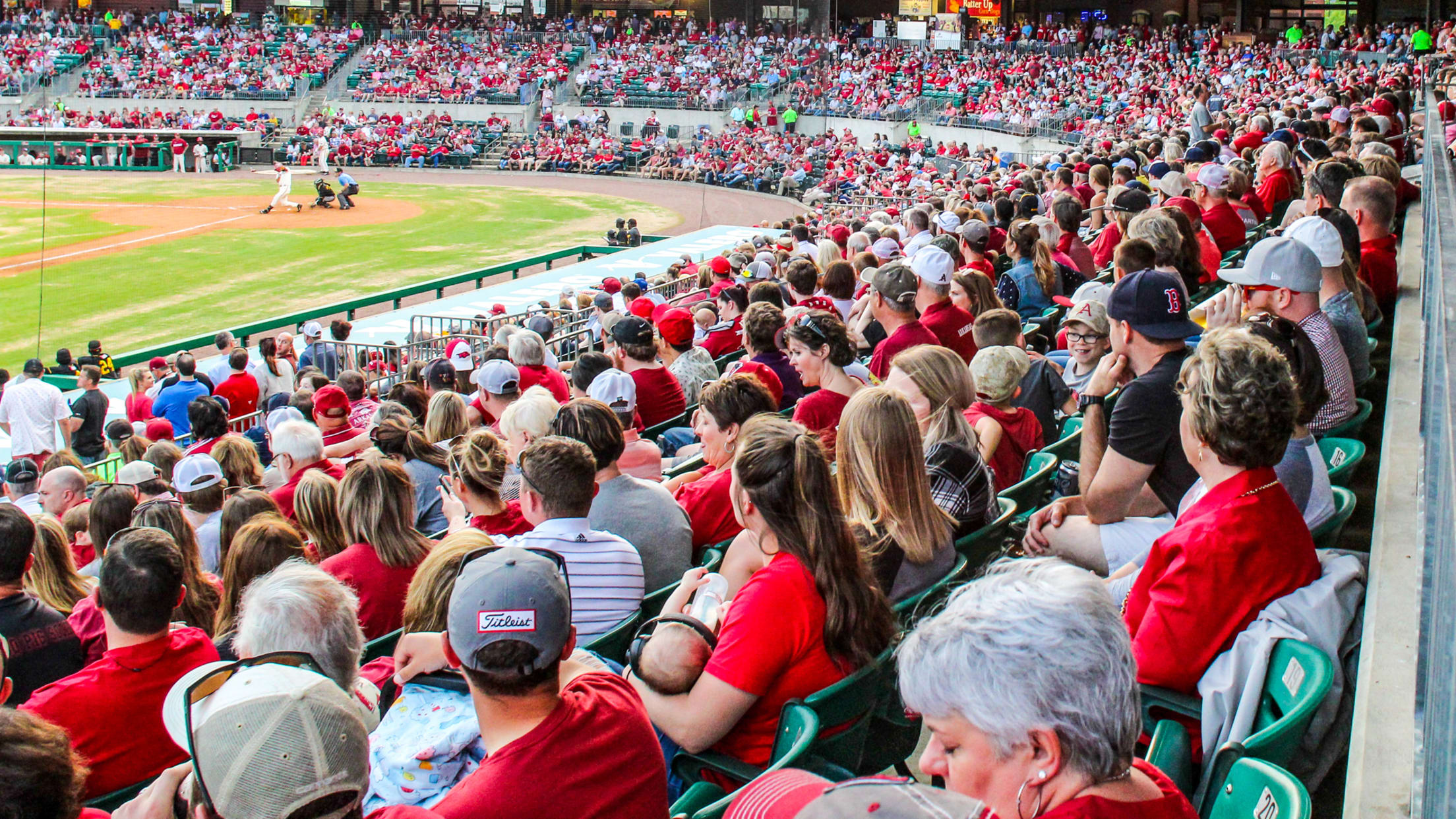 Fans brave extreme heat at Busch Stadium concert 