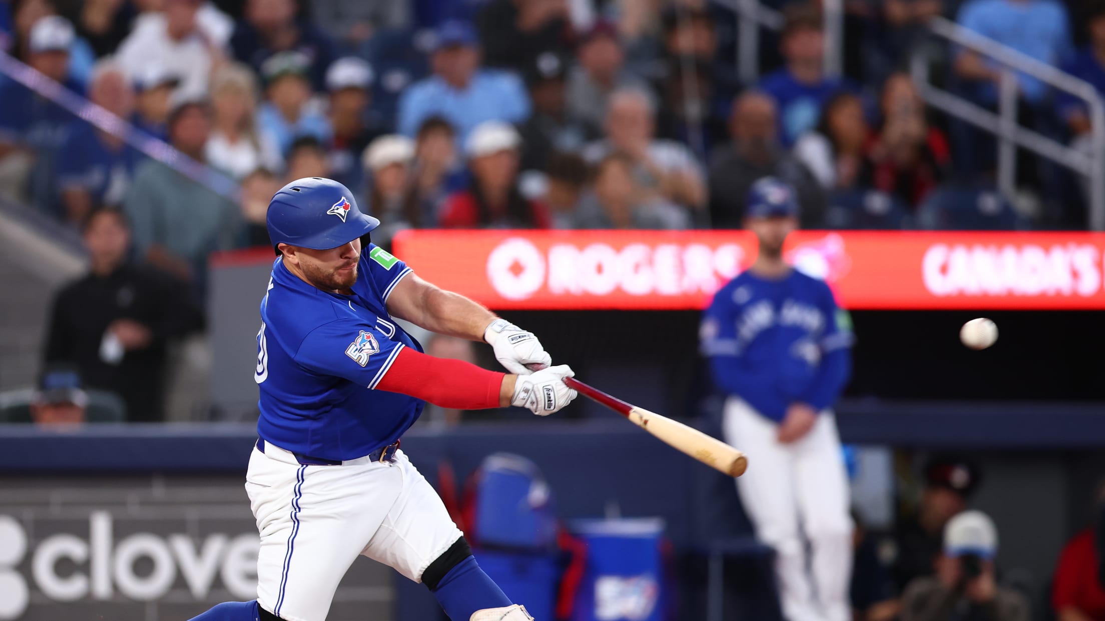 Alejandro Kirk's RBI single