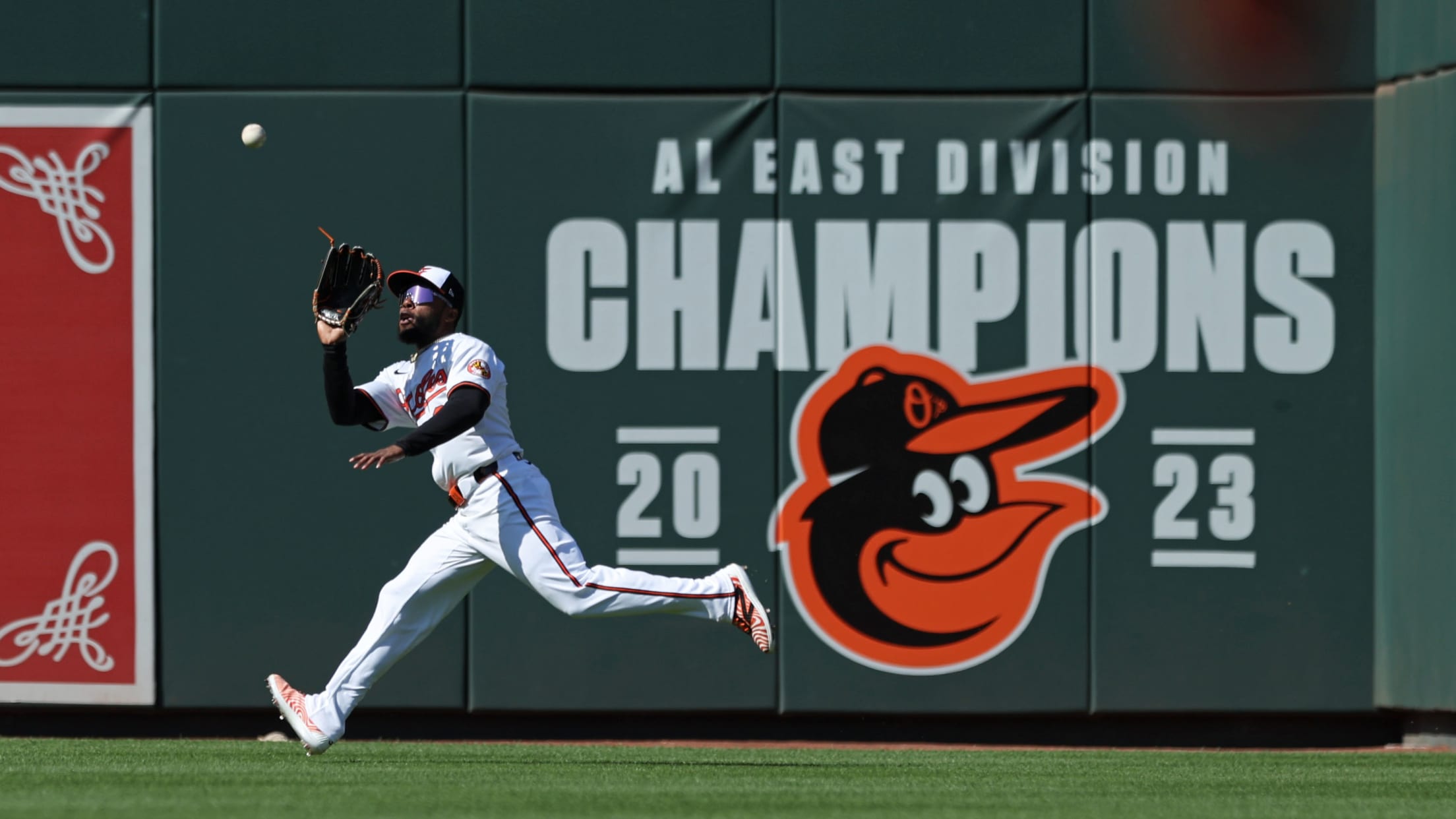 BAL-makingthiercase-060424-017