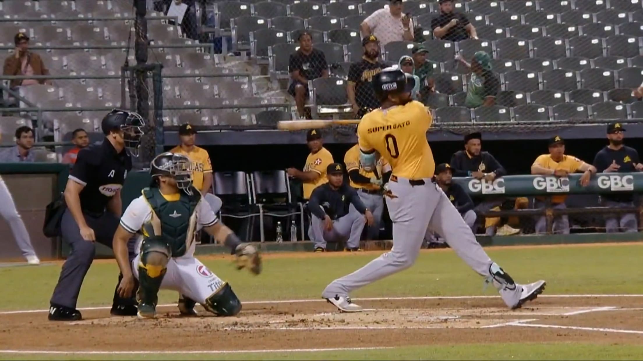 Jerar Encarnación impulsa 3 con jonrón