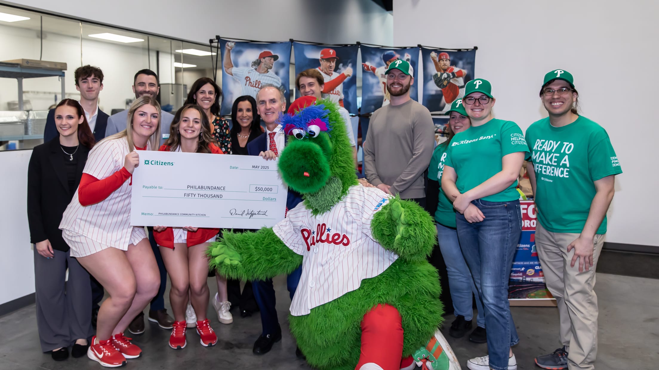 20250501_Phans_Feeding_Families-20