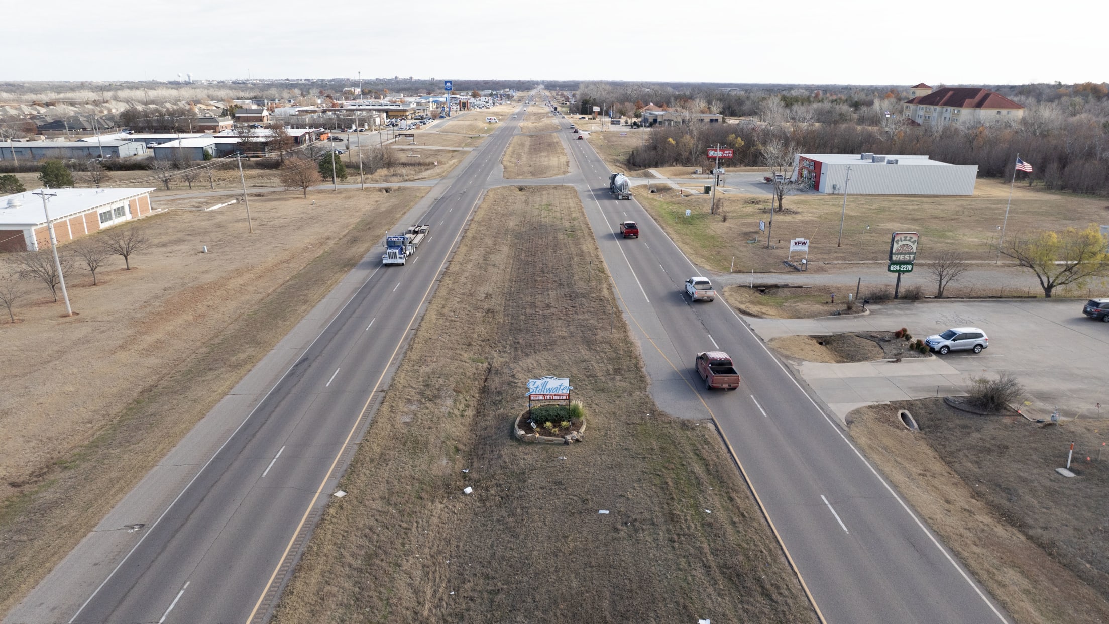 BAL-BI-021025-Holliday-Feature-009