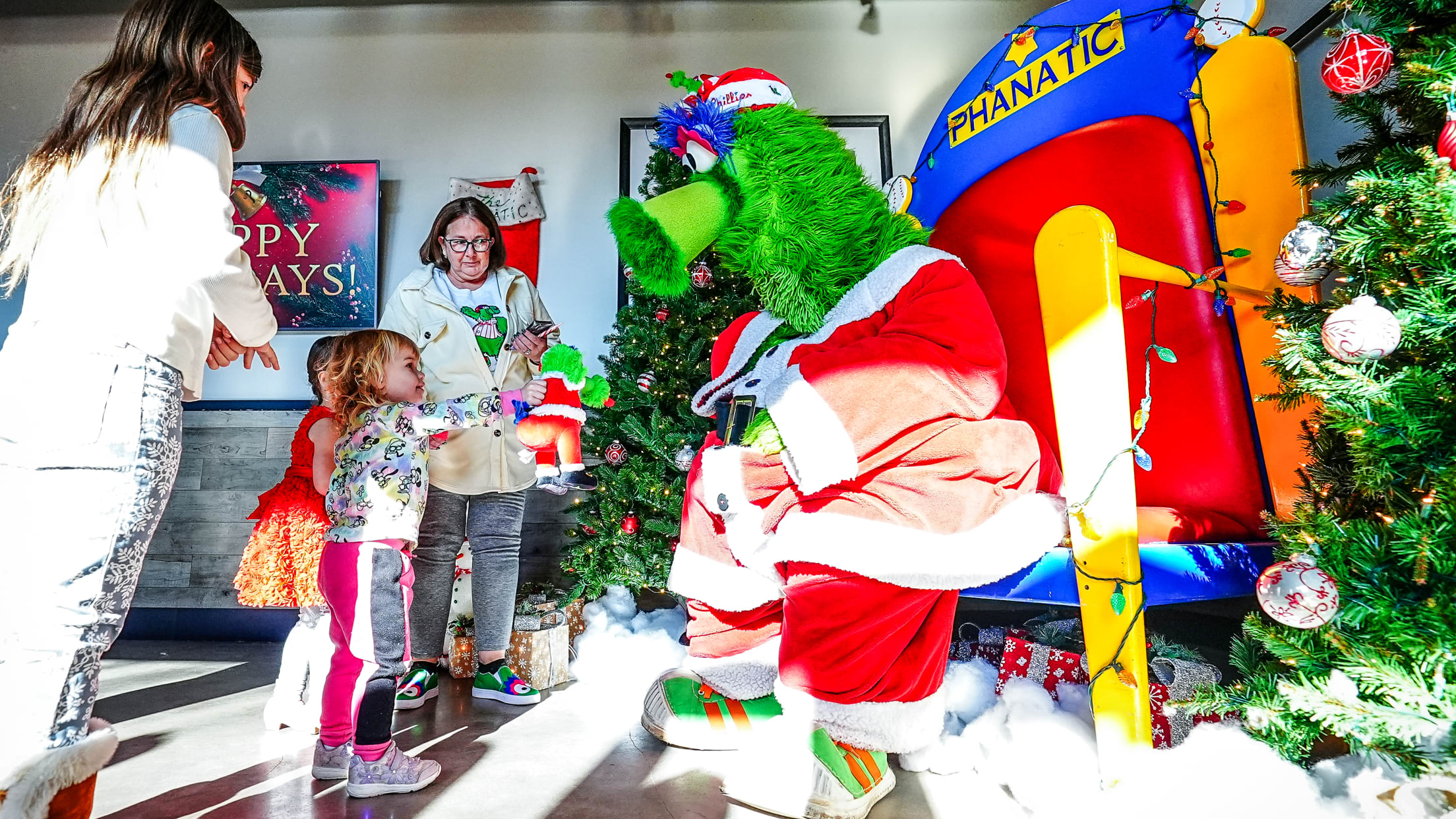 HolidaySalePhanatic02082