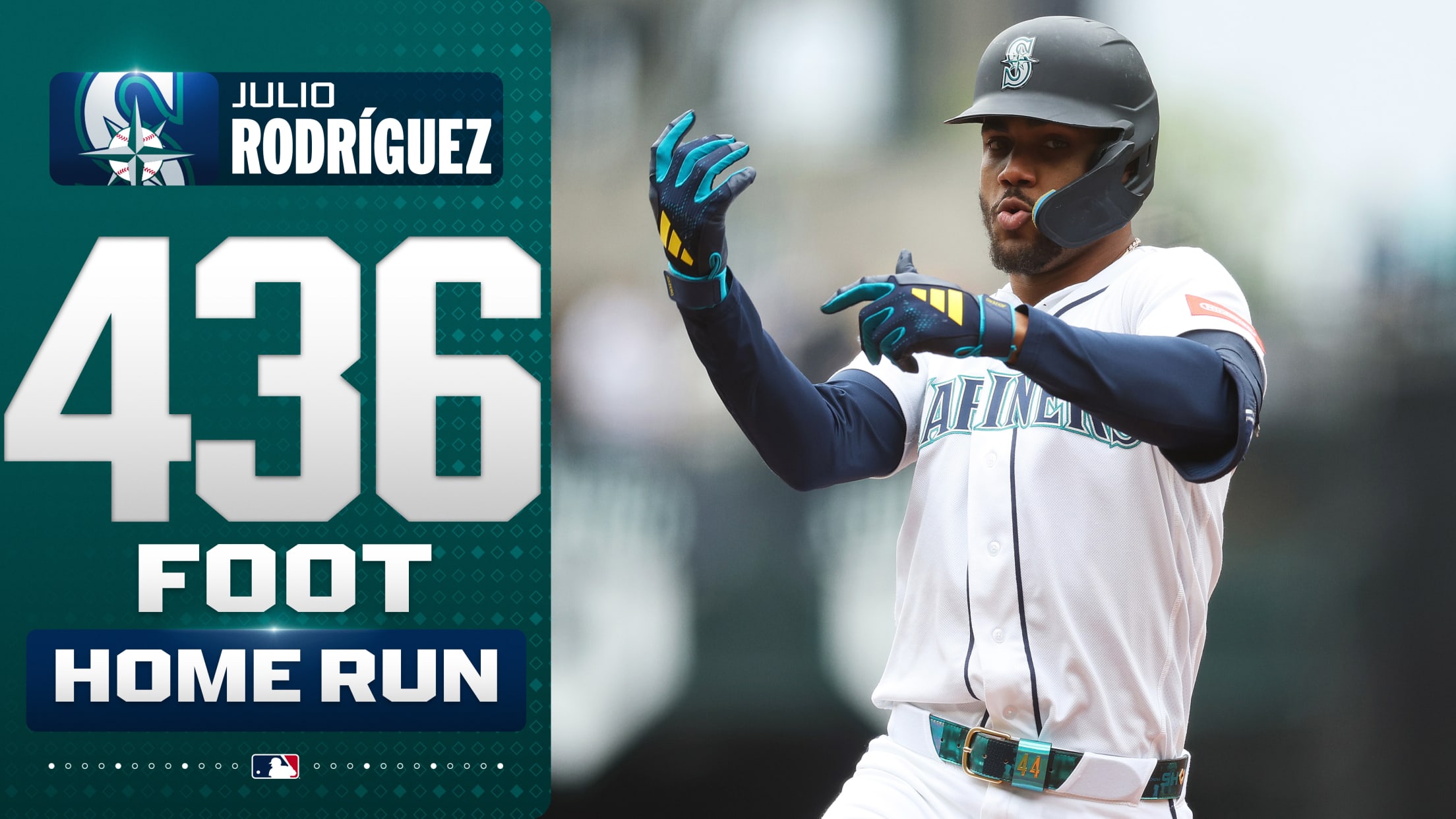 Julio Rodríguez's solo home run (5)