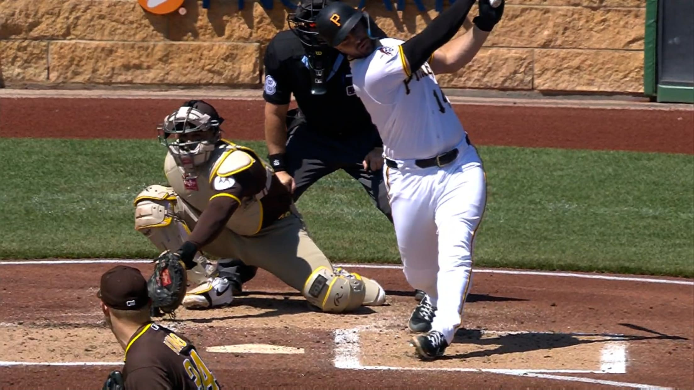 Michael King abanica a Joey Bart