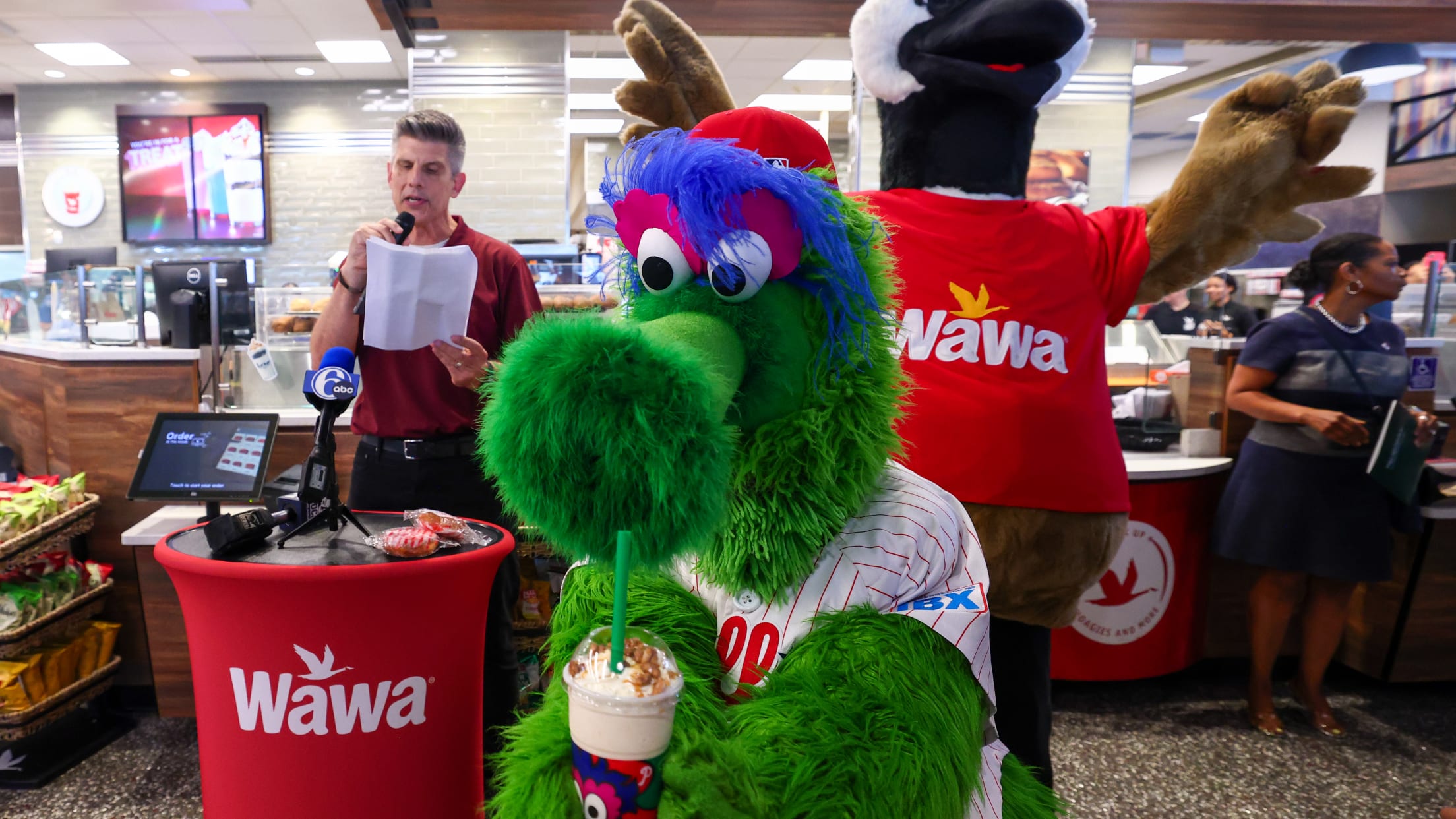 20260817_Wawa x Phillies-1