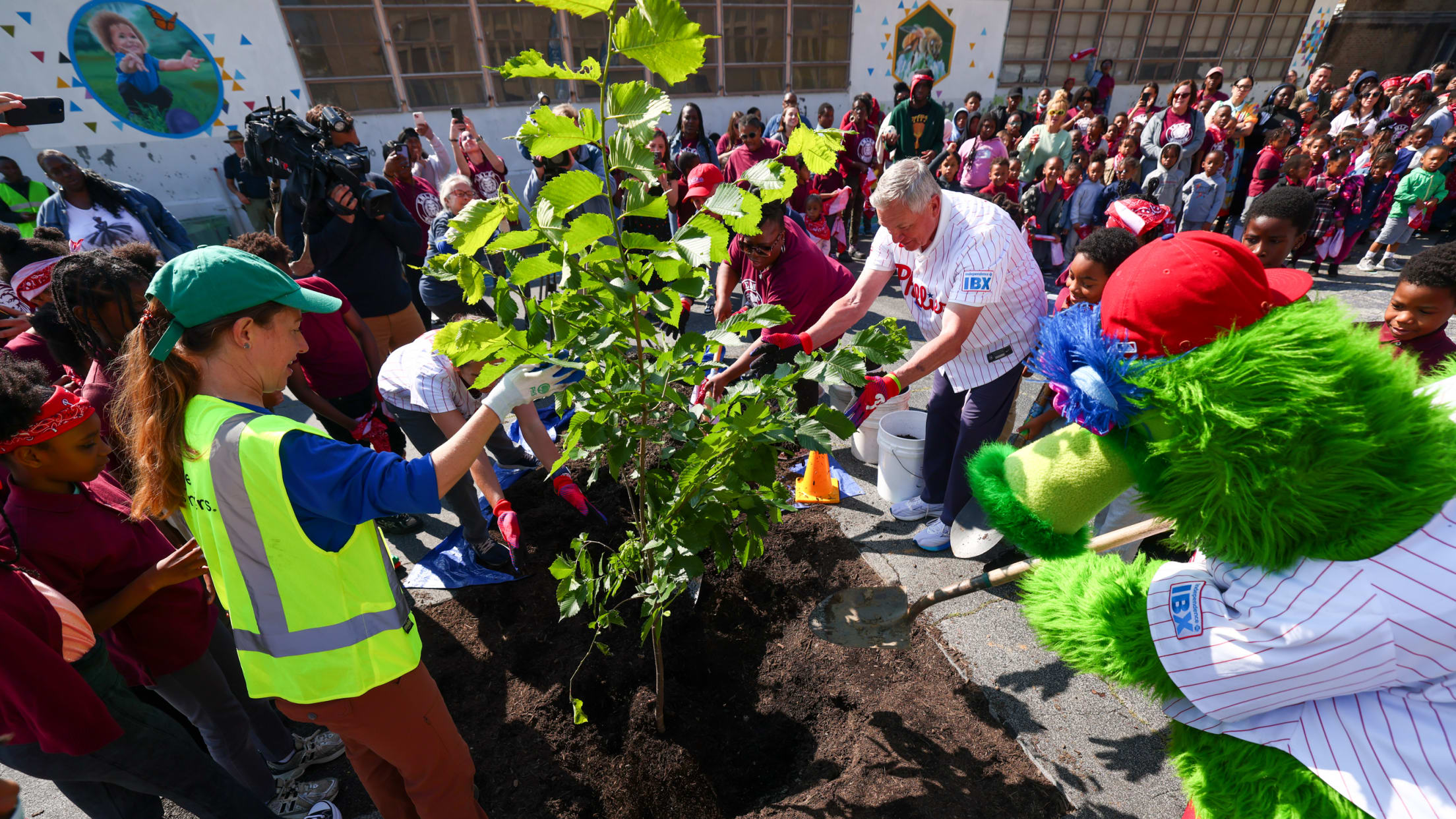 20250602_Tree Planting_Asplundh_PHS-36