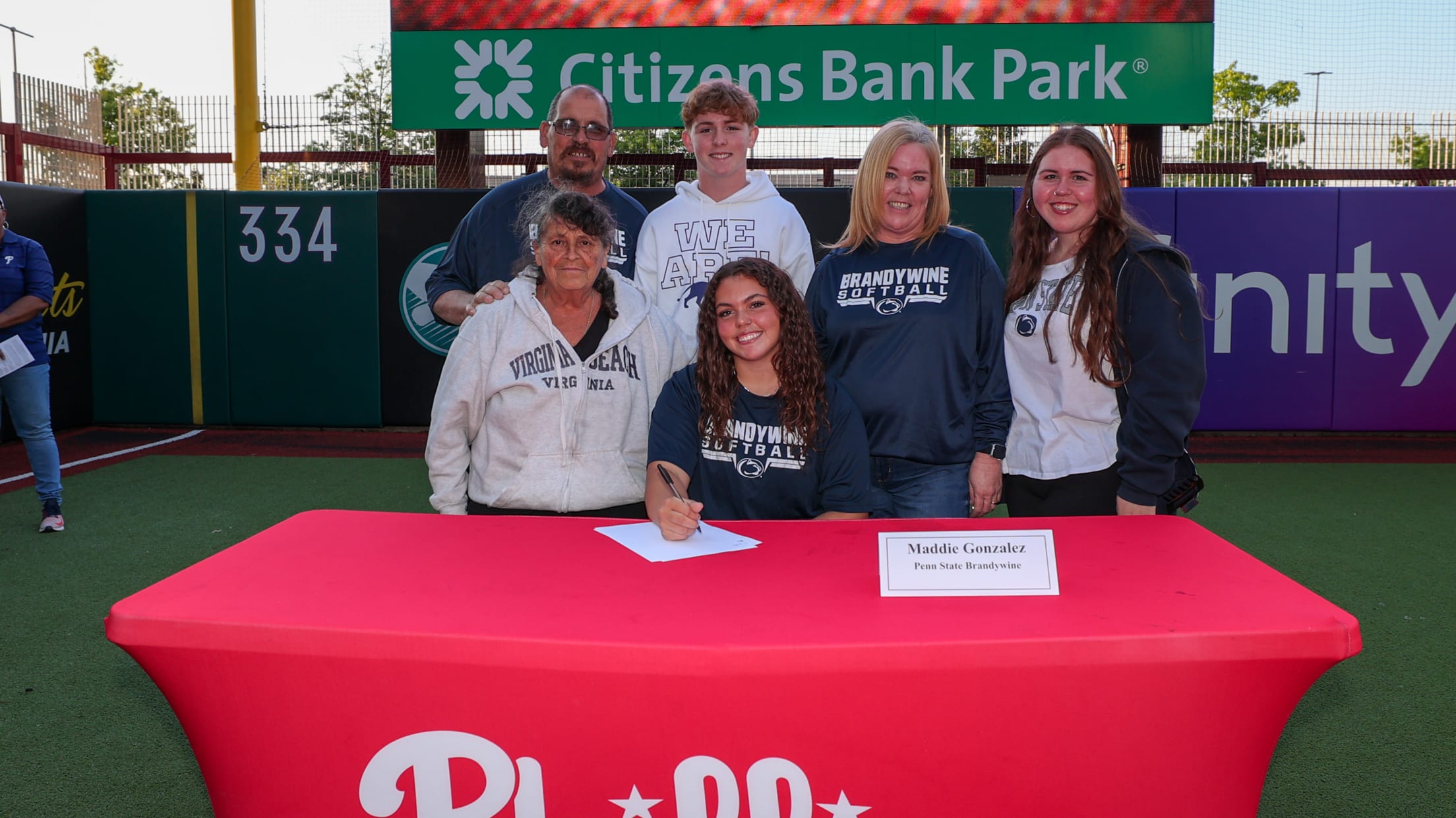 20240513_UYA Signing-58