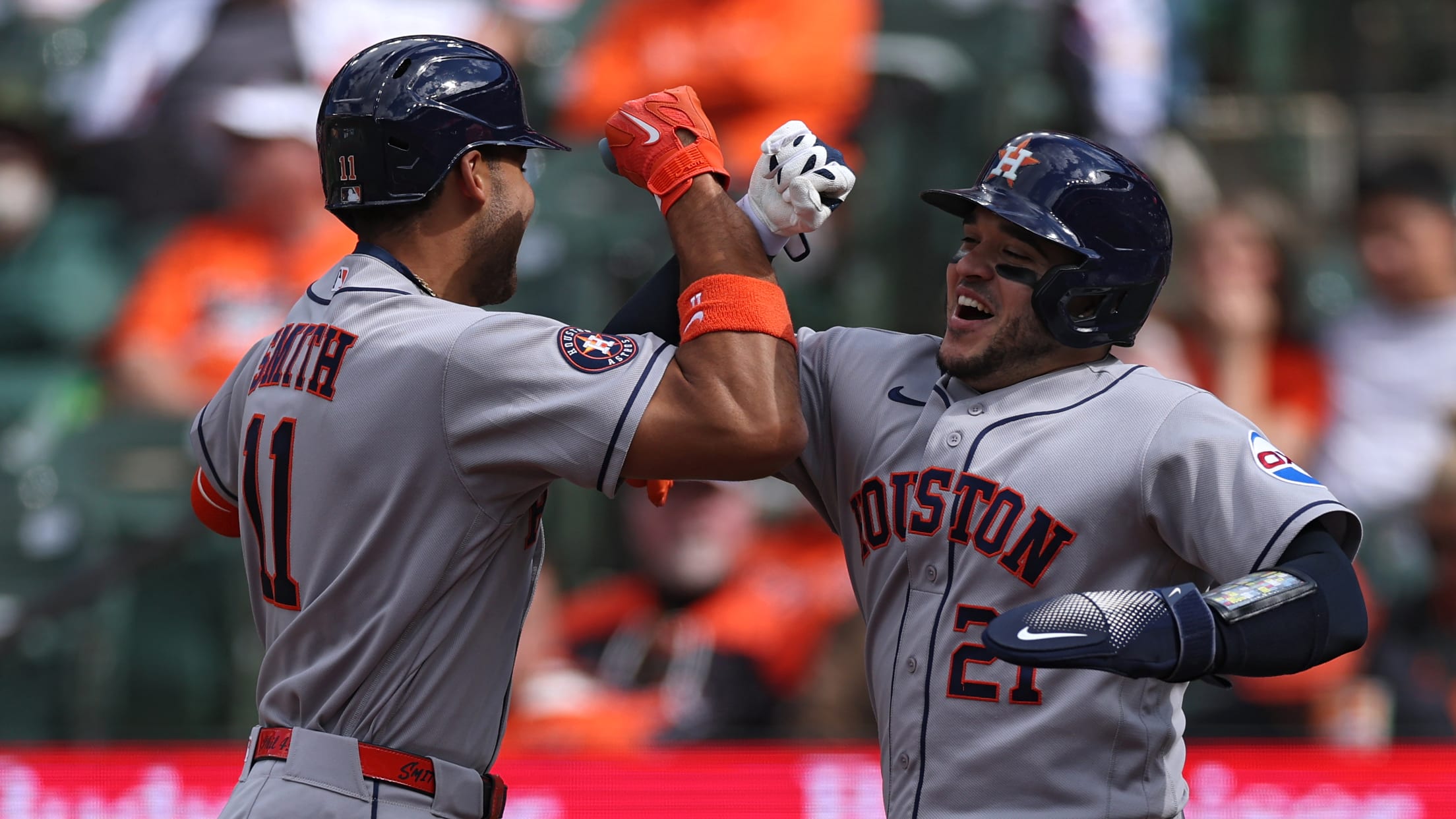 Astros erupt for five runs in the 1st