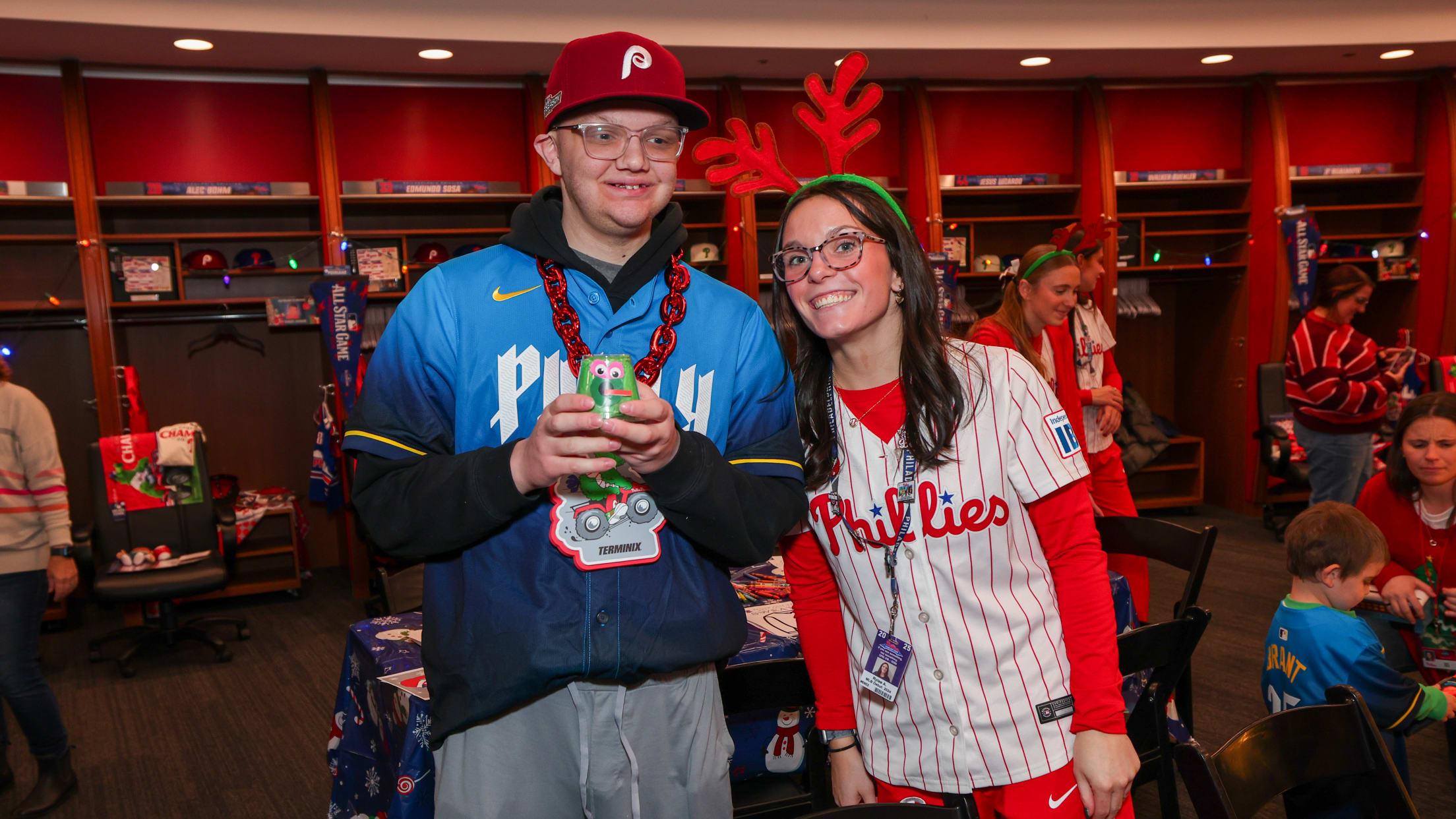 20251212_Ballgirls Holiday Party-40