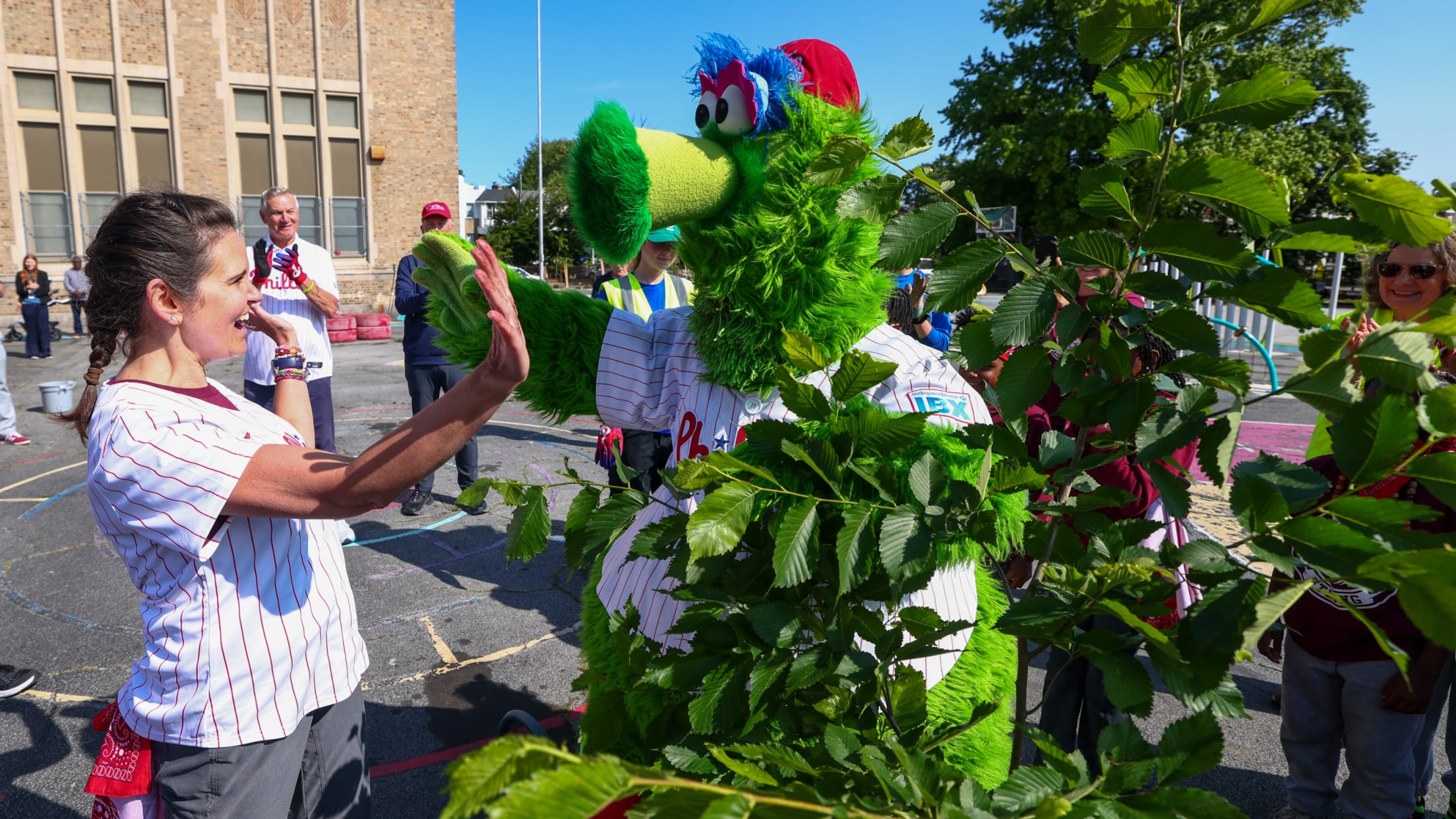 20250602_Tree Planting_Asplundh_PHS-35