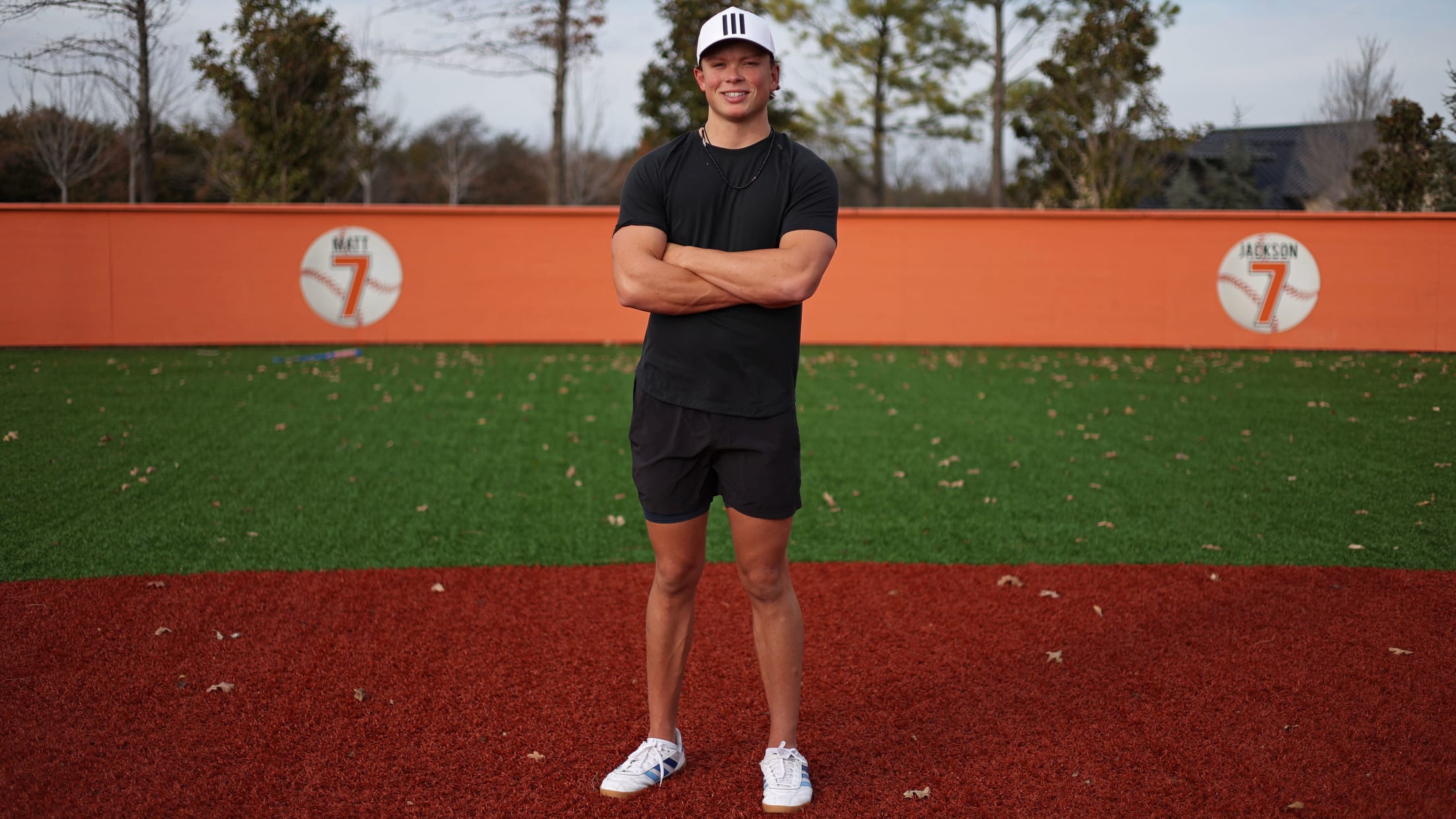 BAL-BI-021025-Holliday-Feature-087