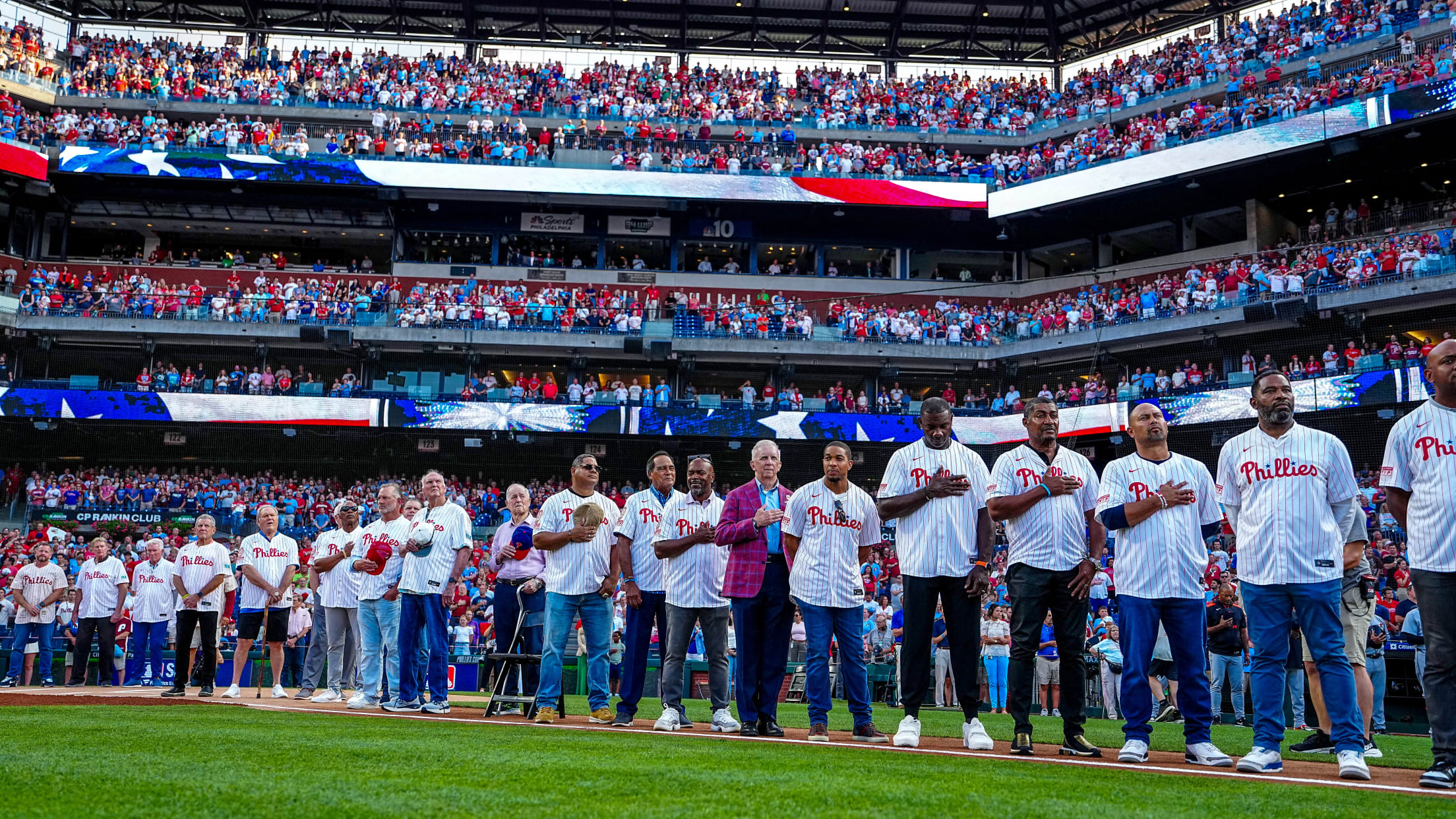 AlumniPregame00189