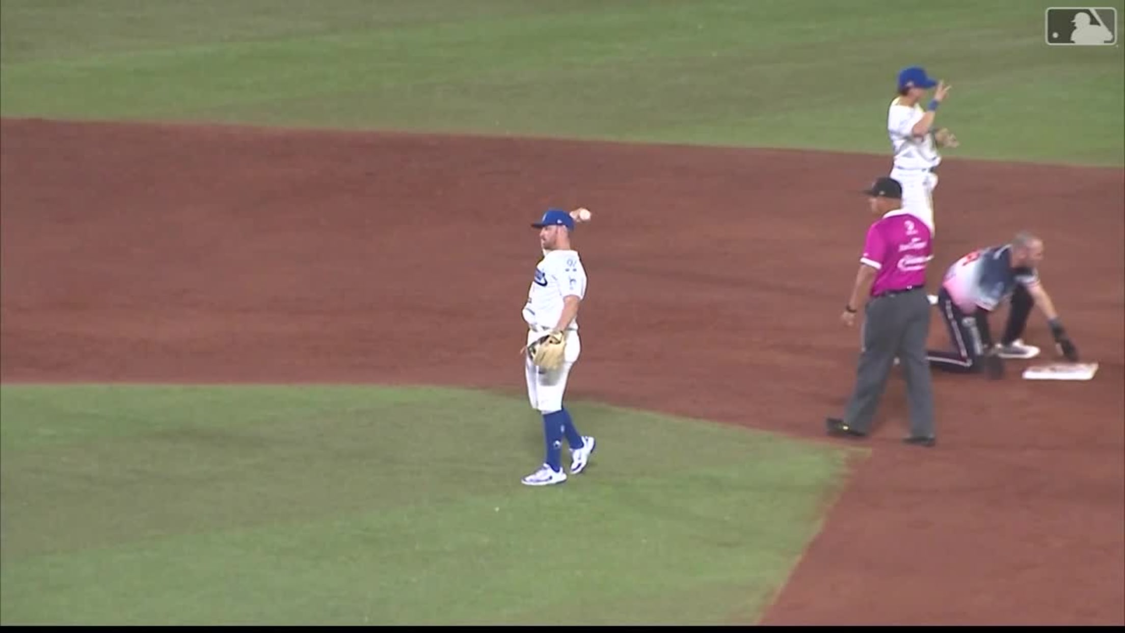 Tremendo DP de Riley Unroe 