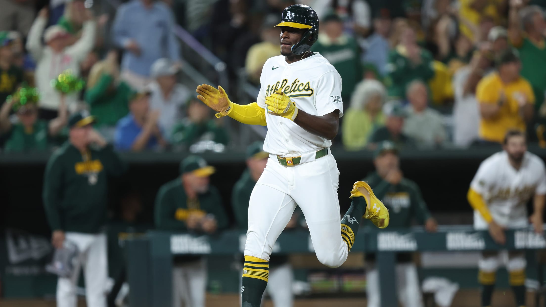 Athletics take the lead with six-run 6th inning