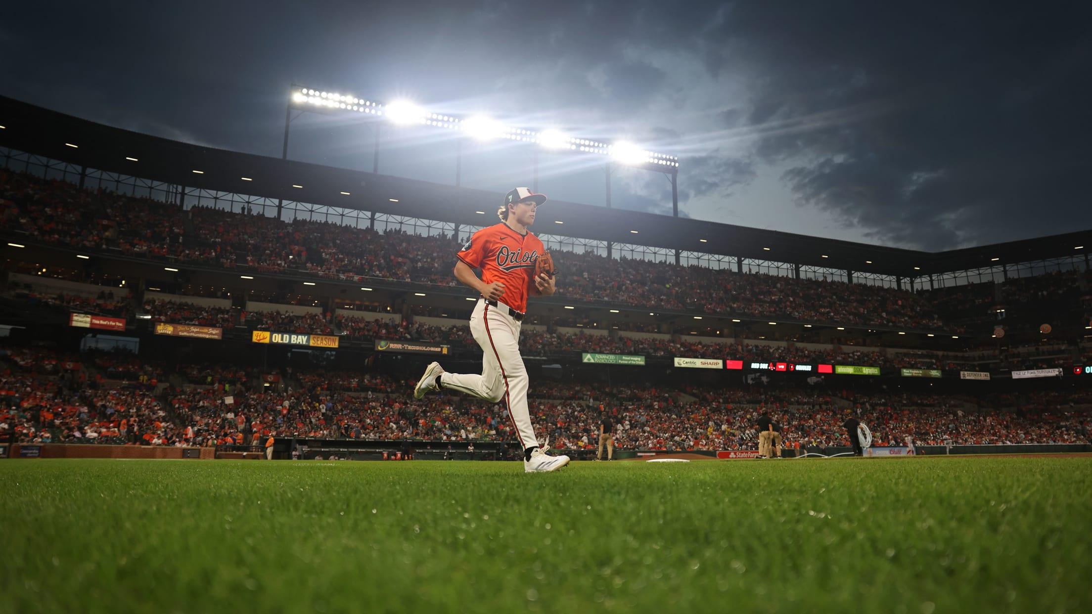 BAL-BI-021025-Holliday-Feature-001