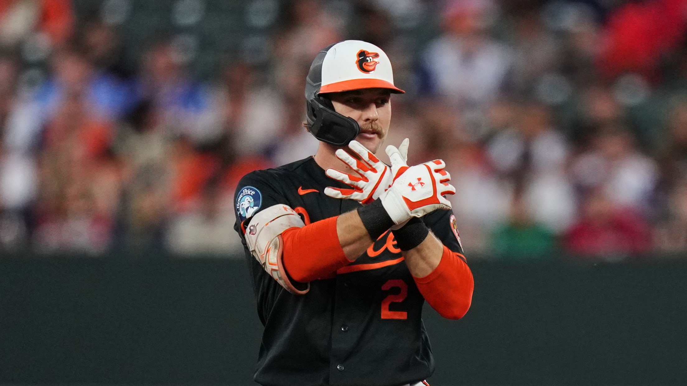 Gunnar Henderson doubles after foul ball is overturned 