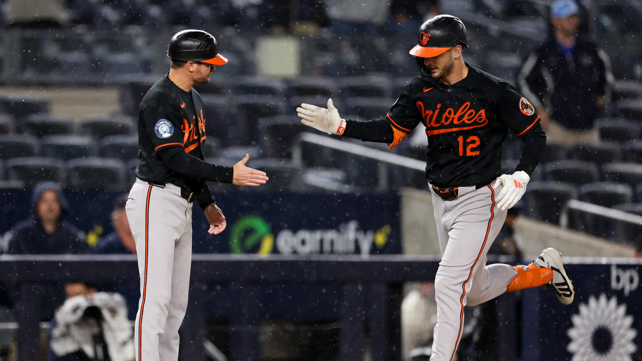 Dylan Beavers' solo homer (9)