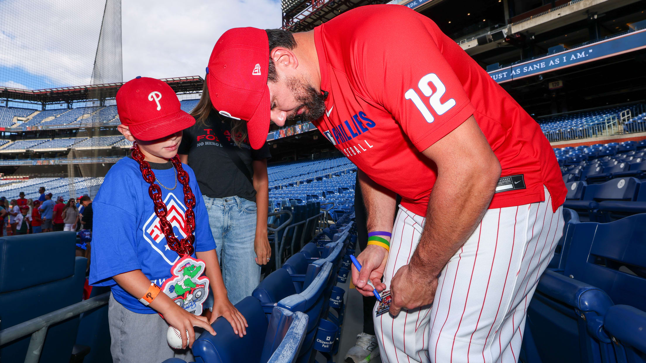 20250819_Schwarber Neighborhood Heroes_Team Foster_Meet & Greet-14