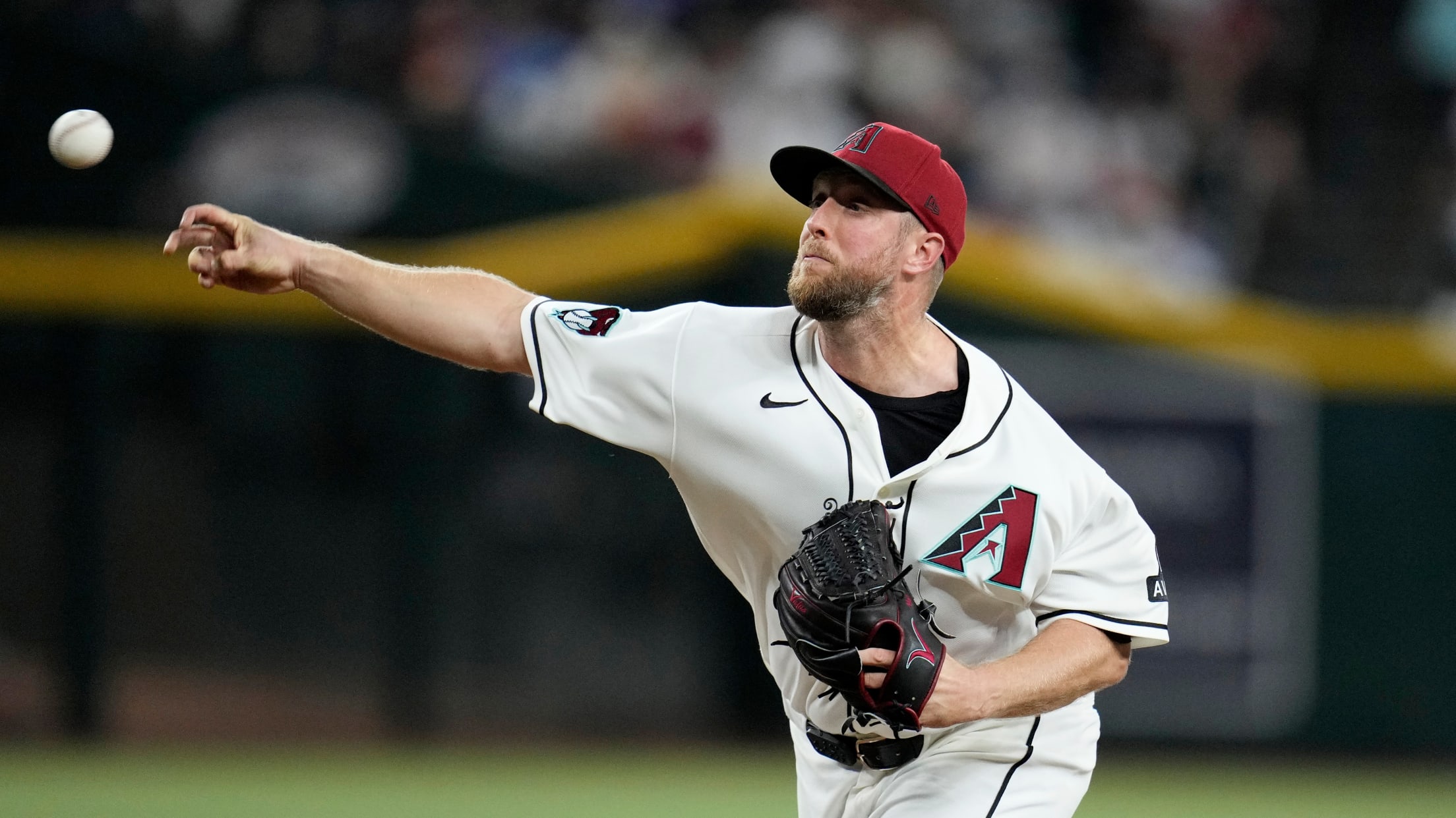 Merrill Kelly escapes bases-loaded jam