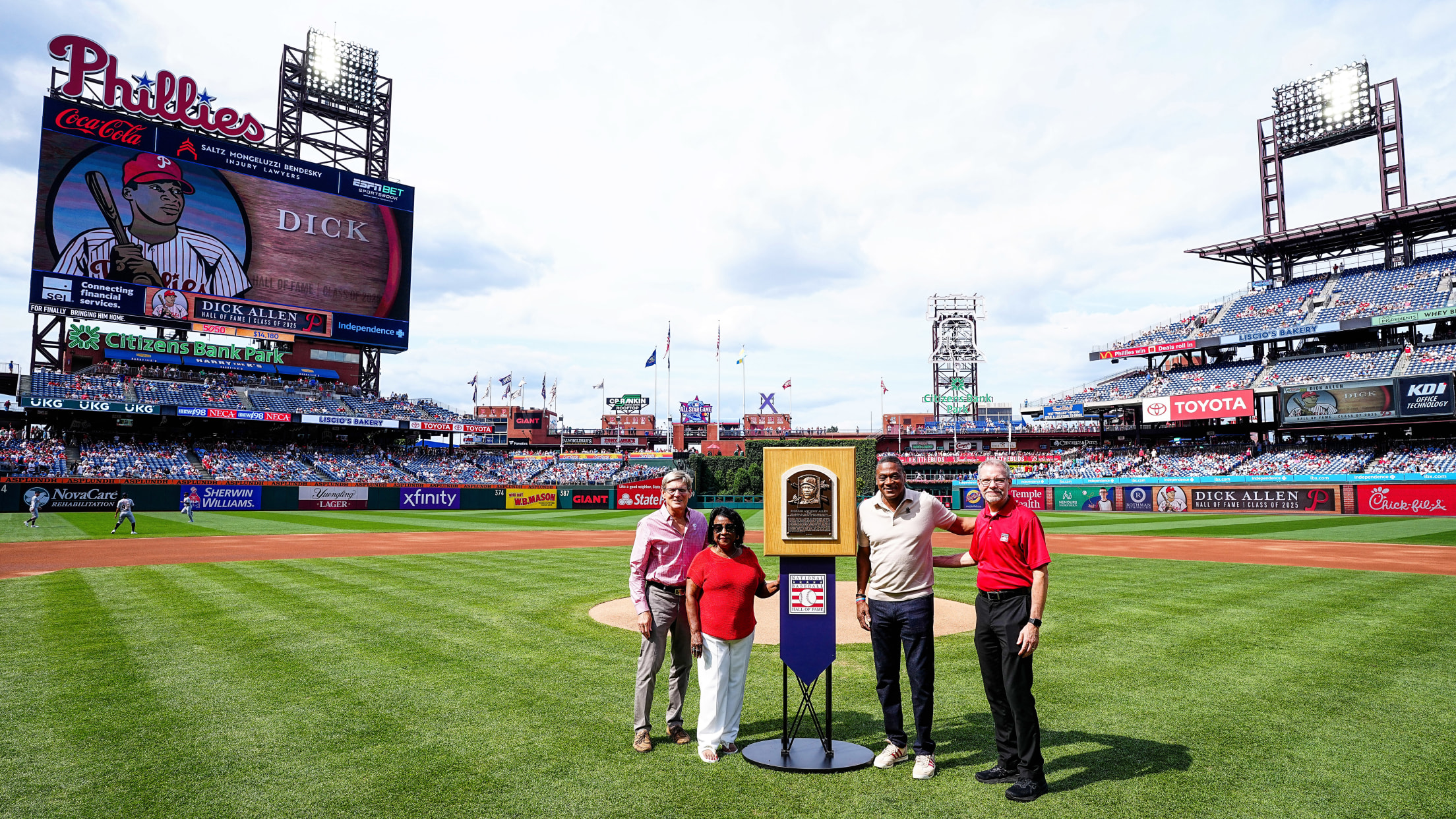 Allen_HOF_Pregame73346