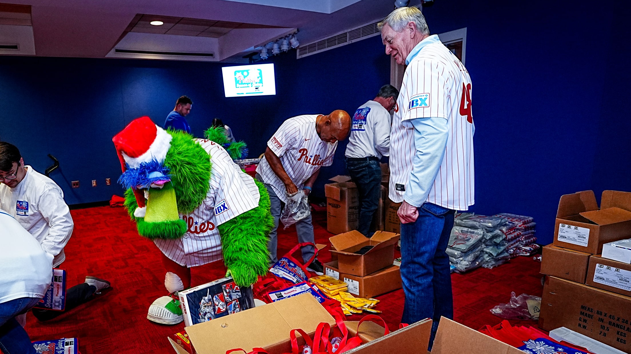 SEIHolidayGiftWrappingParty173664