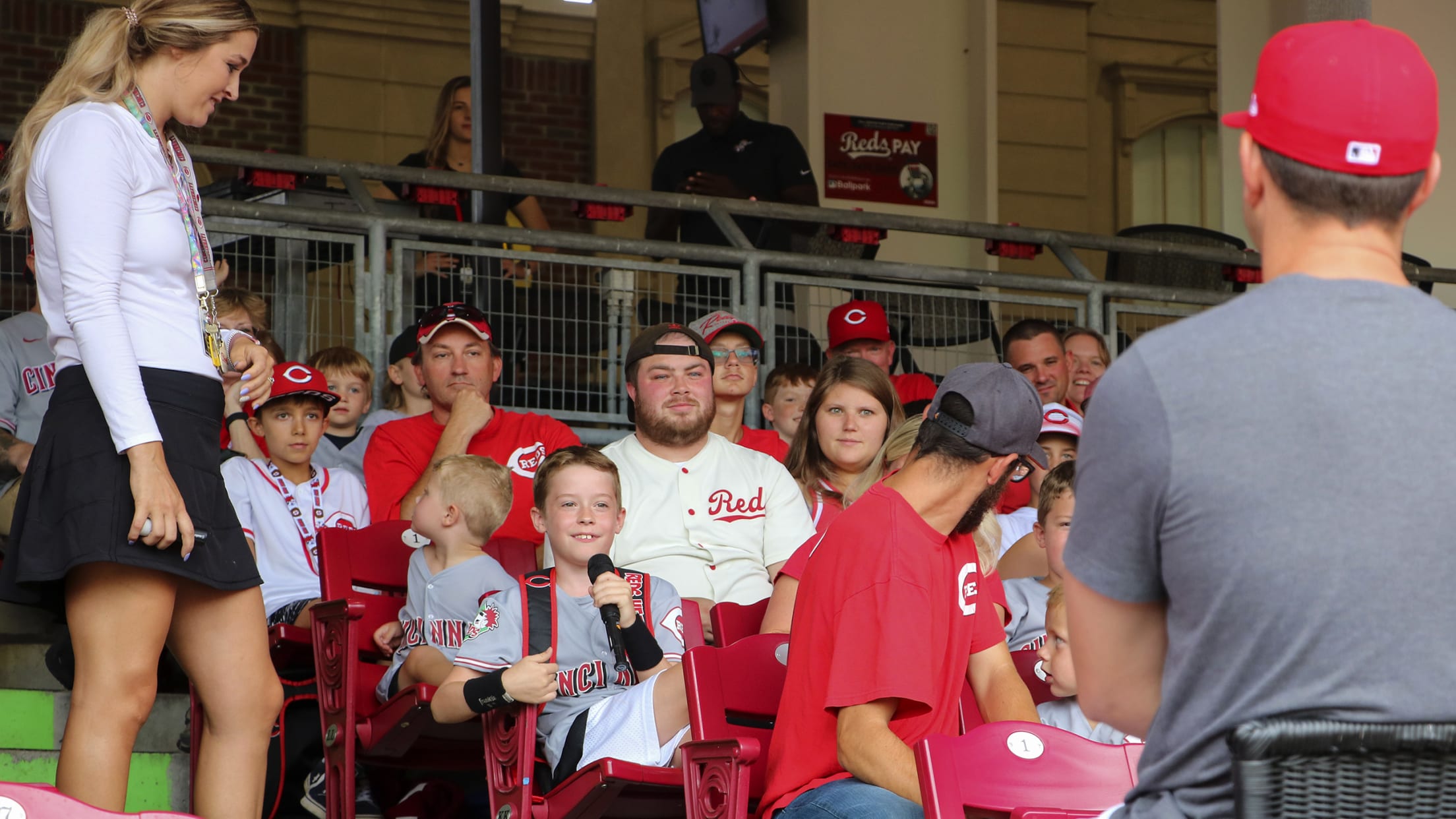 Reds Authentics, Fans