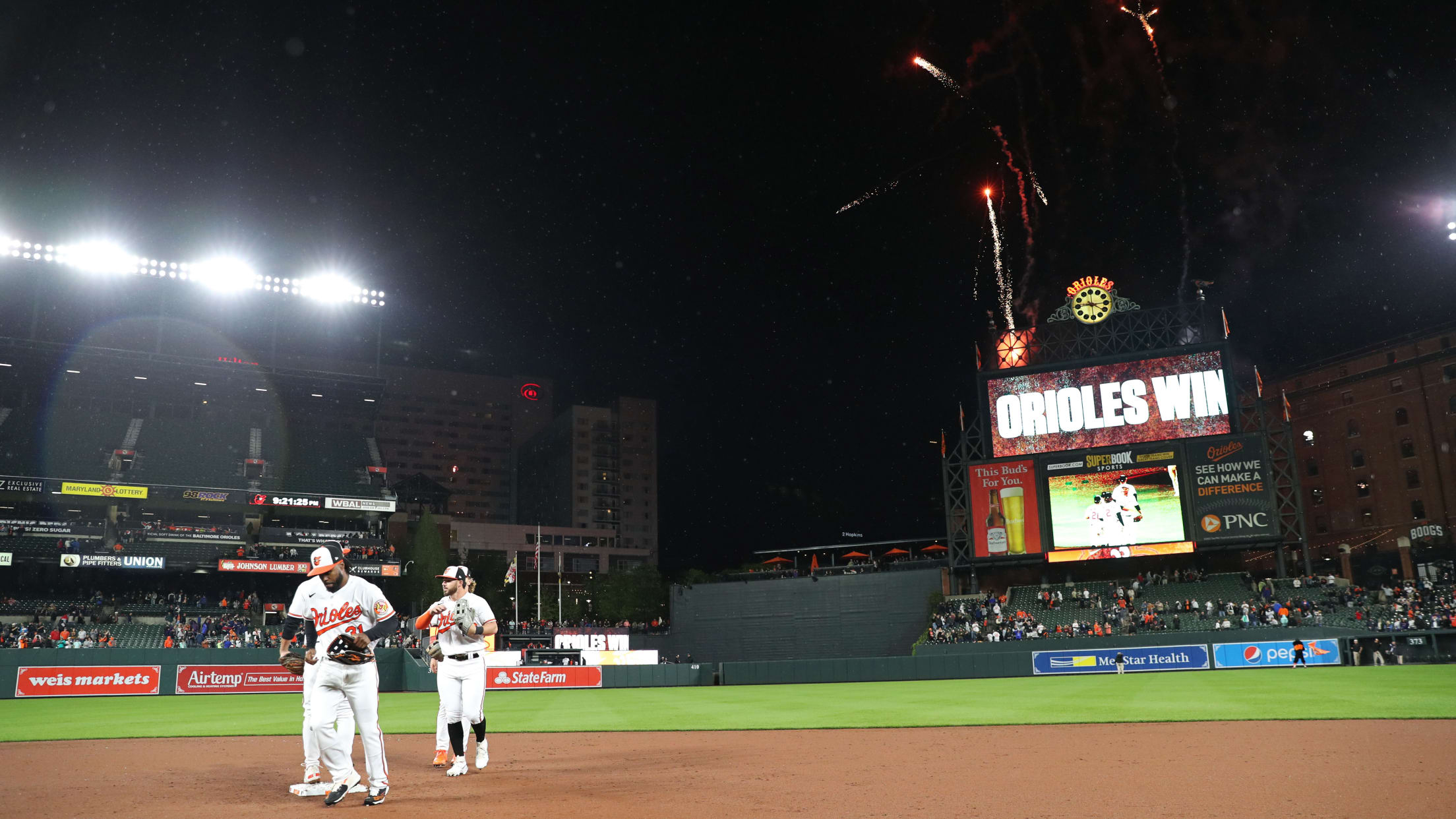 BAL-In Focus 0421 - 0426 Homestand - 023