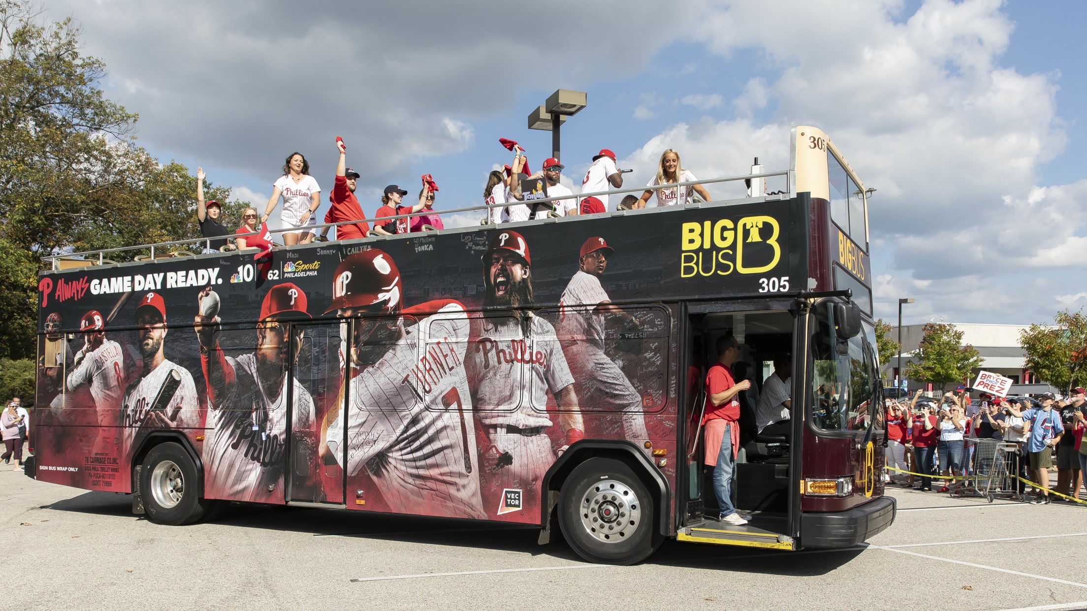 The Rally for Red October bus tour rolls on as Phillies face