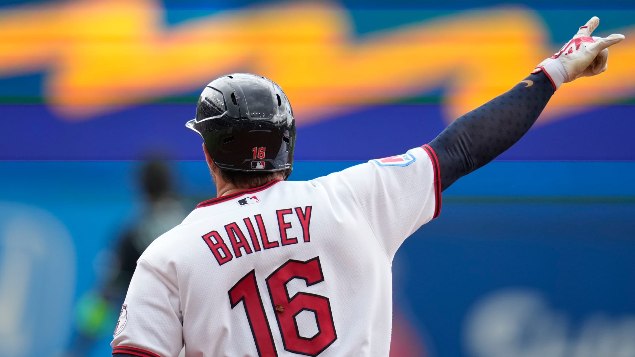 Jonrón solitario de Patrick Bailey (6)