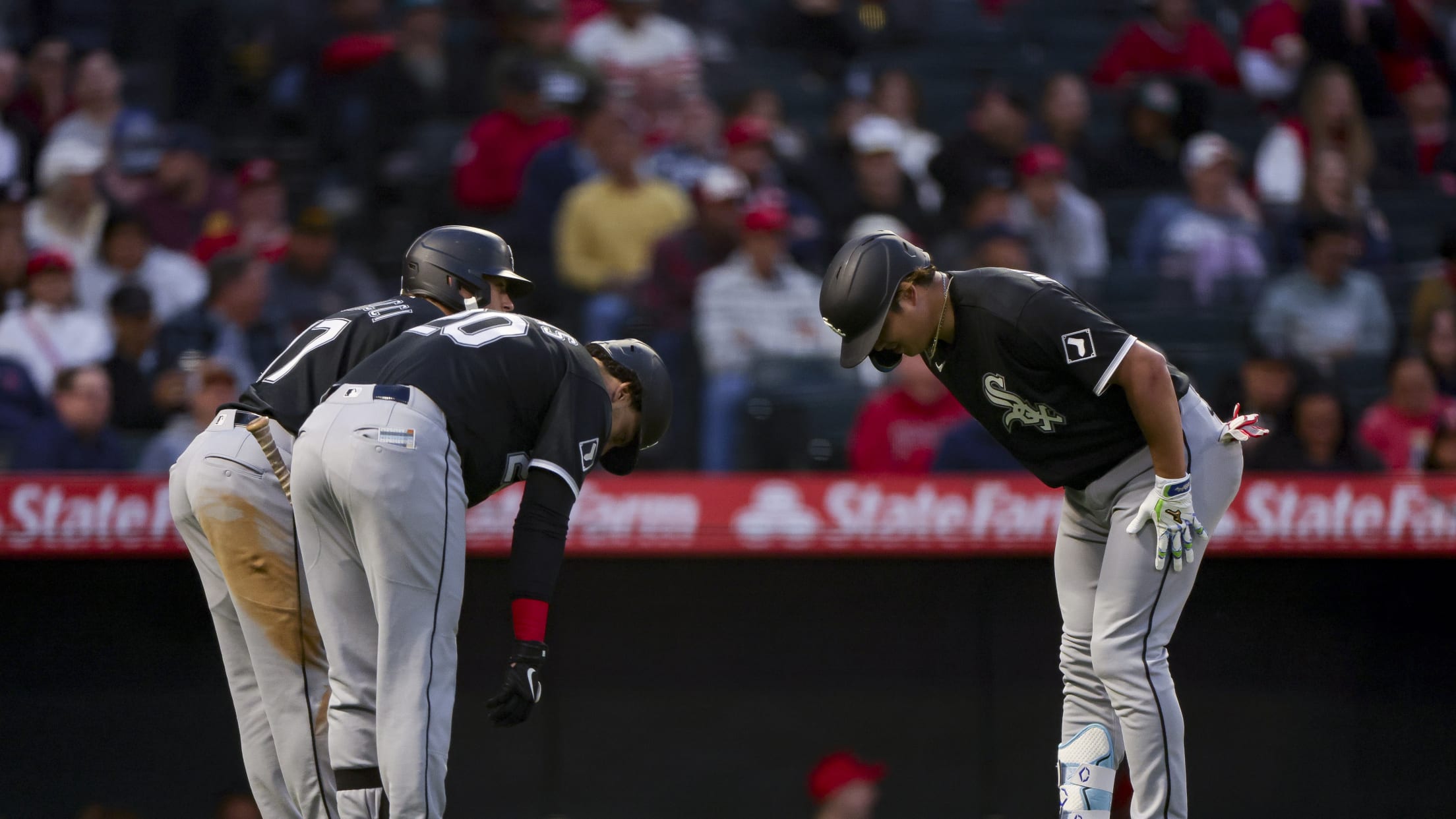 Murakami, Vargas hit back-to-back homers