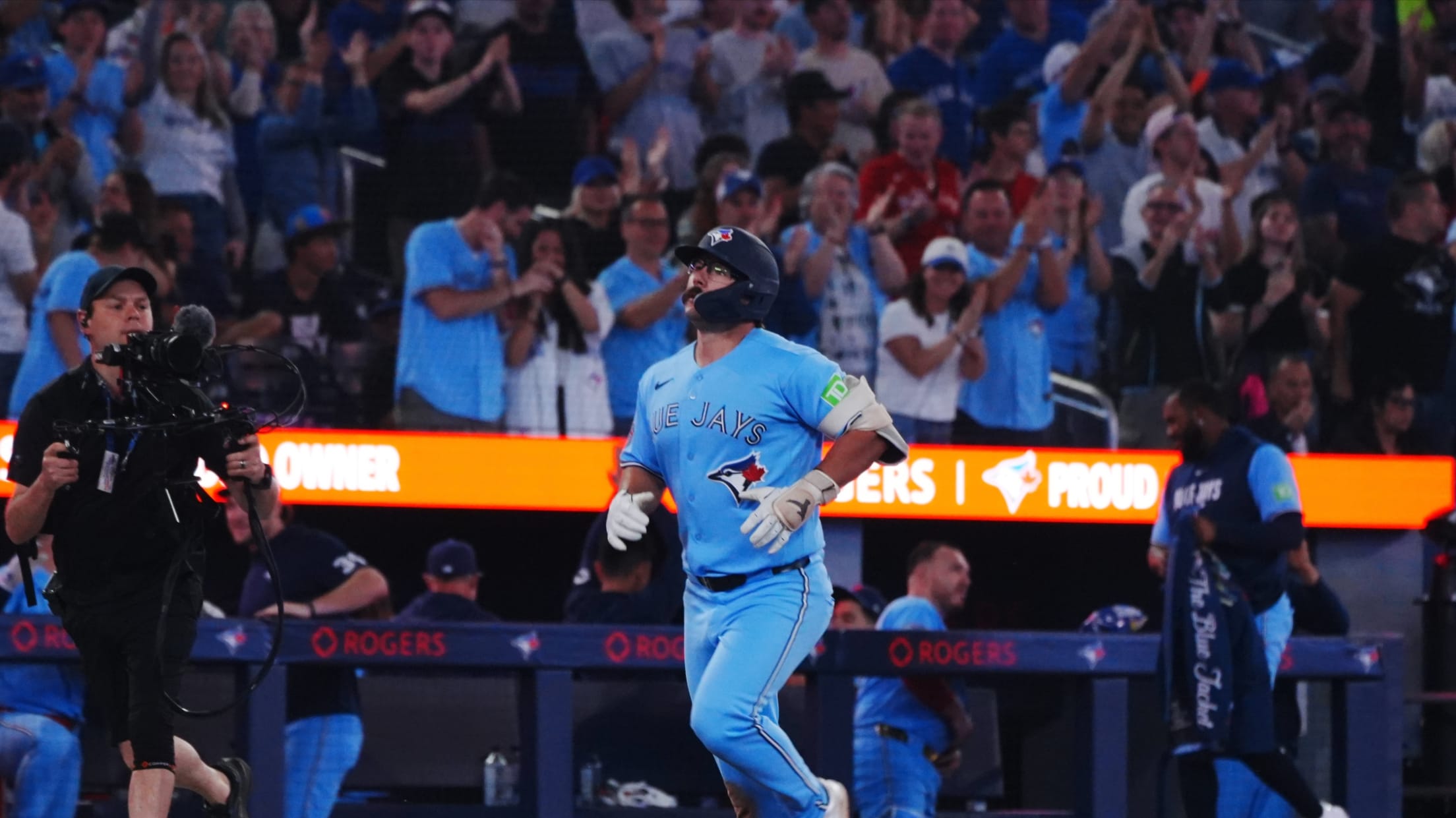 Davis Schneider's solo home run (2)