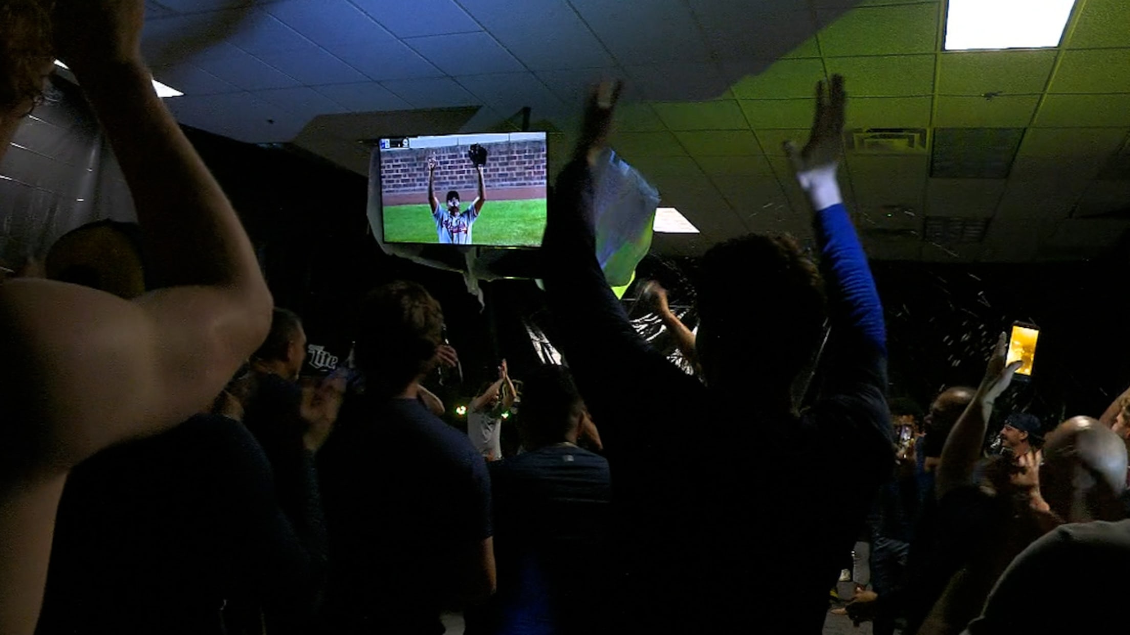 Brewers clinch NL Central for fourth straight year
