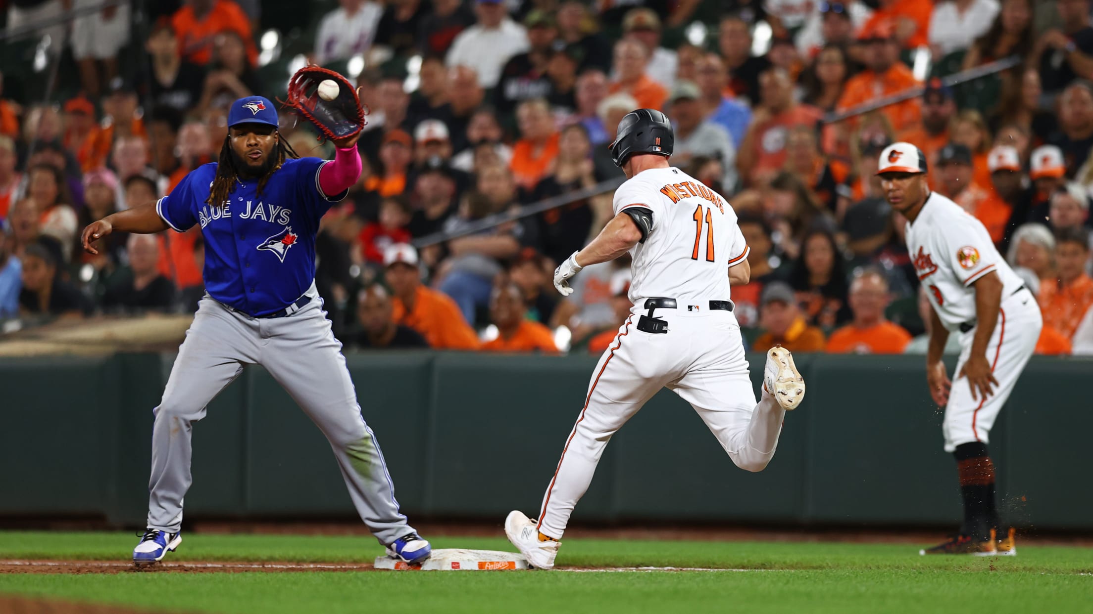 BAL-BI-Homestand-in-focus-083123-030