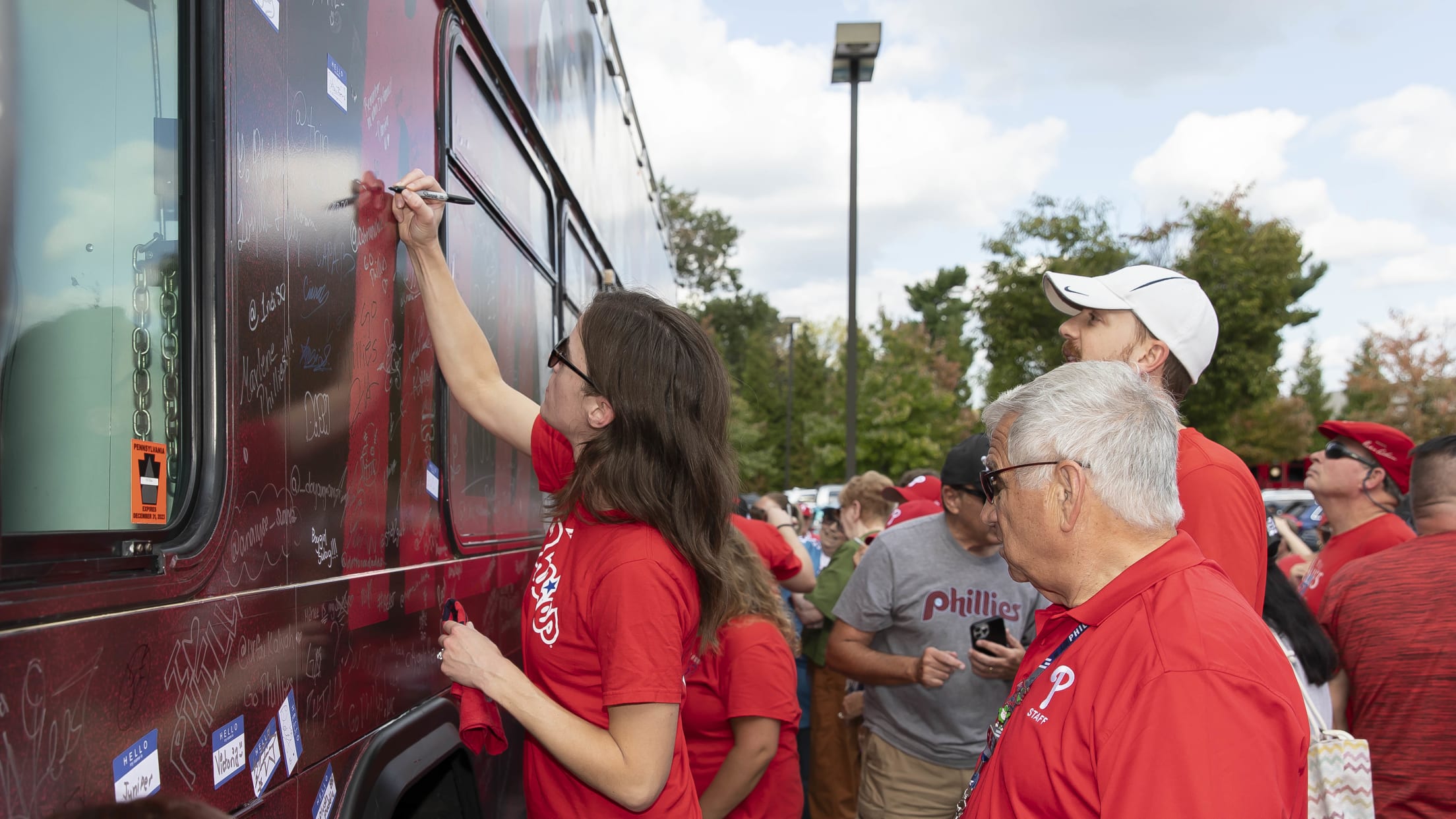 20231002_Phillies_Bus_Rally_Waterfalls-29